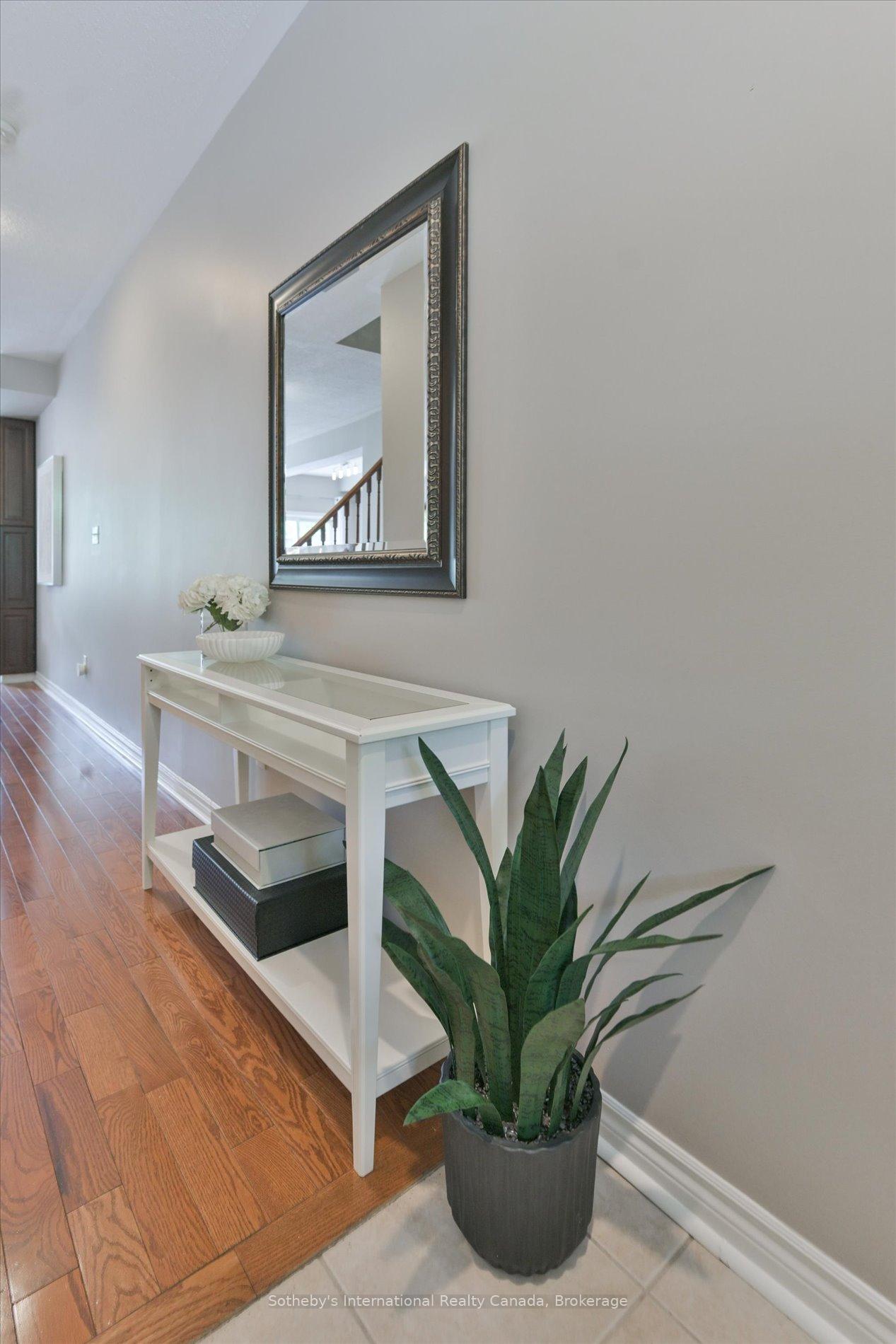 Photo 5 of Unit 41, 300 Ravineview Way, Oakville, Wedgewood Creek — HOMEH