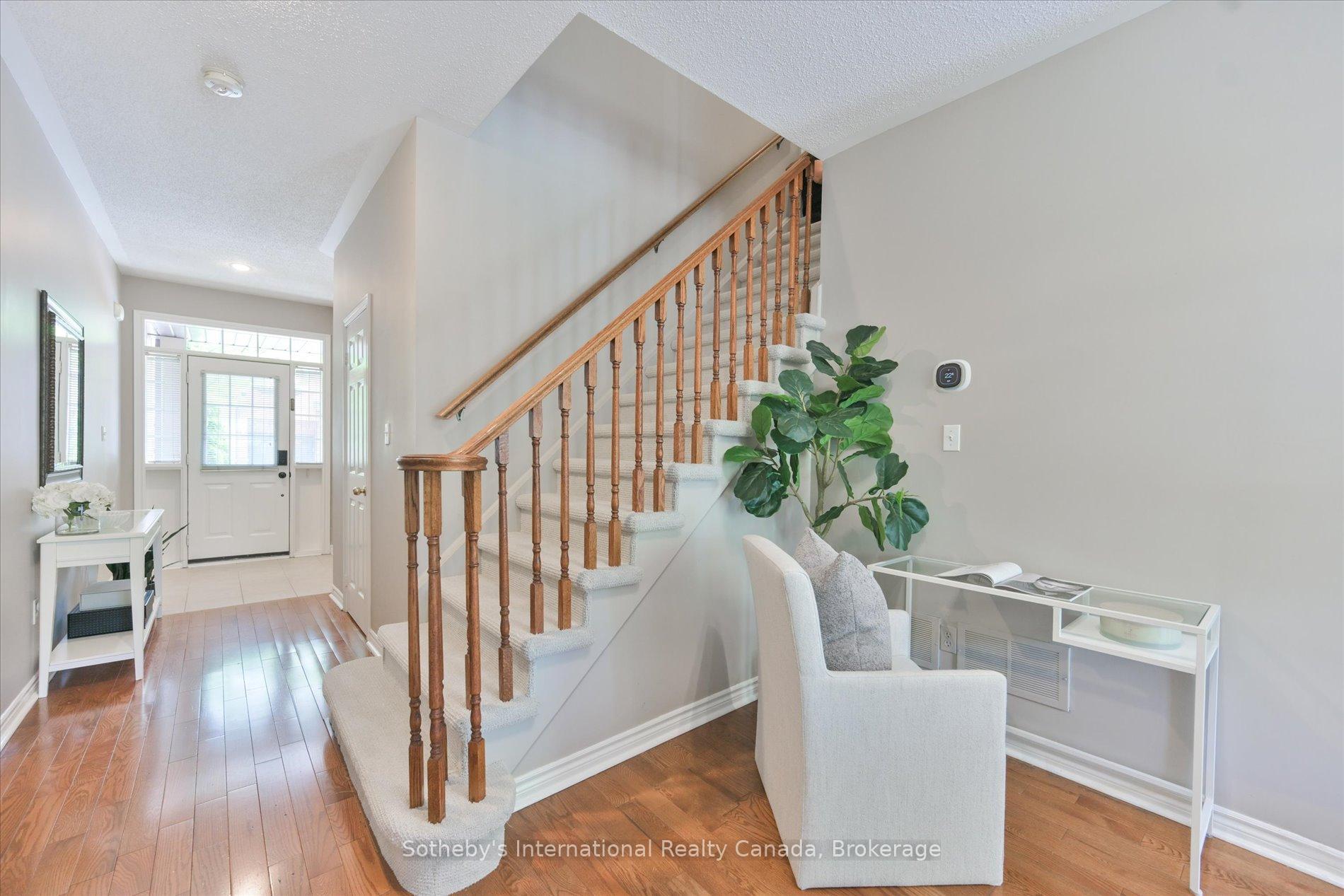 Photo 6 of Unit 41, 300 Ravineview Way, Oakville, Wedgewood Creek — HOMEH