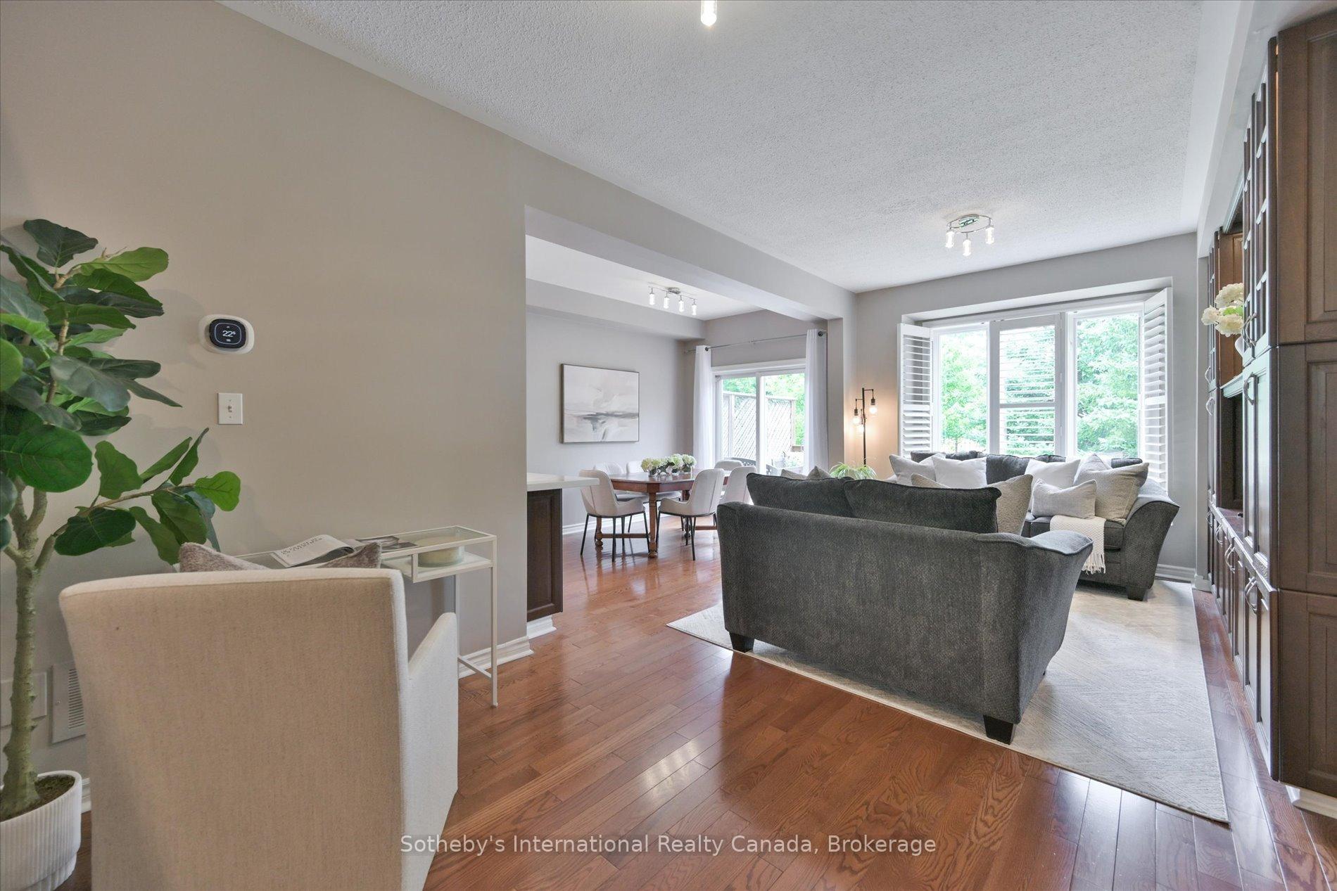 Photo 8 of Unit 41, 300 Ravineview Way, Oakville, Wedgewood Creek — HOMEH