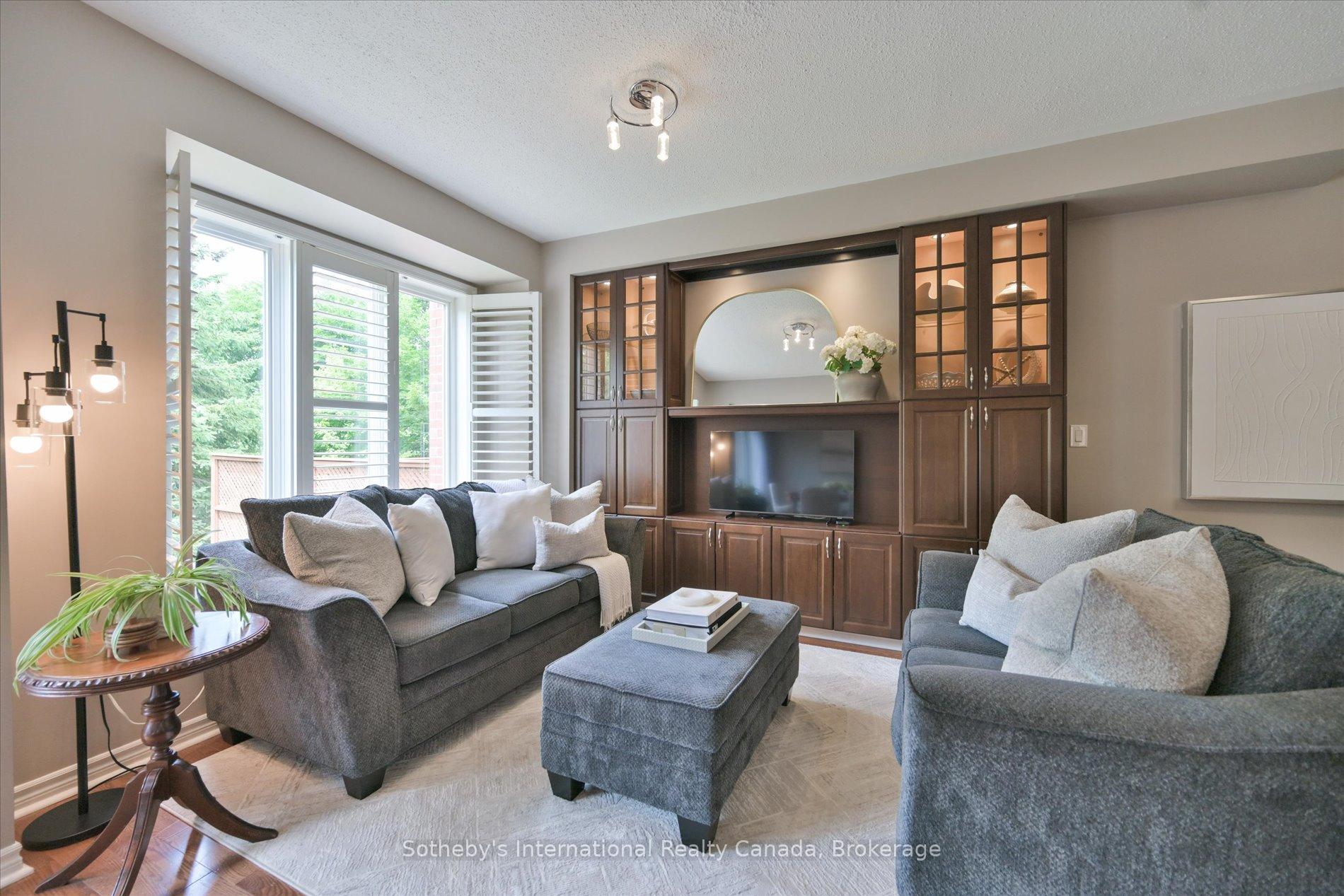 Photo 10 of Unit 41, 300 Ravineview Way, Oakville, Wedgewood Creek — HOMEH