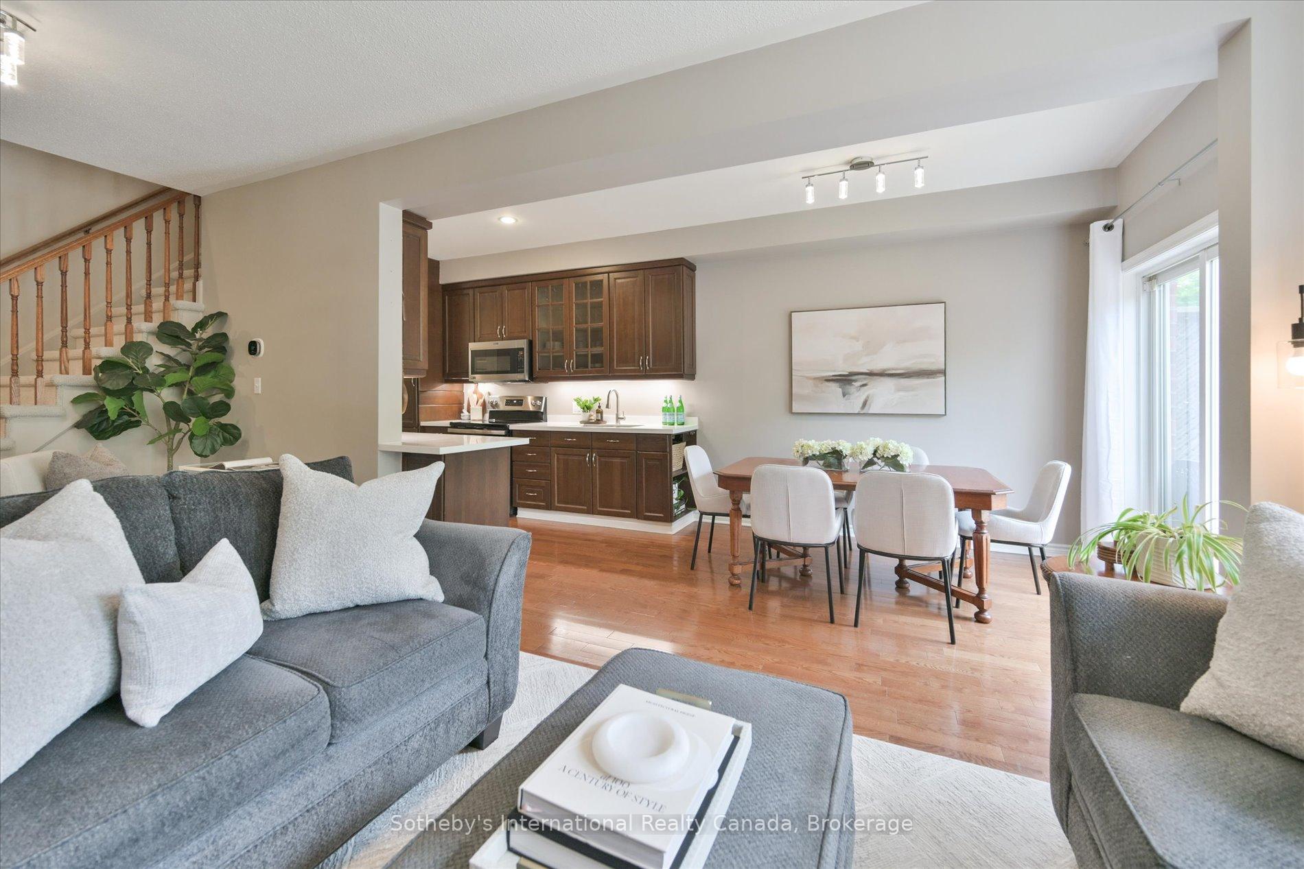 Photo 12 of Unit 41, 300 Ravineview Way, Oakville, Wedgewood Creek — HOMEH