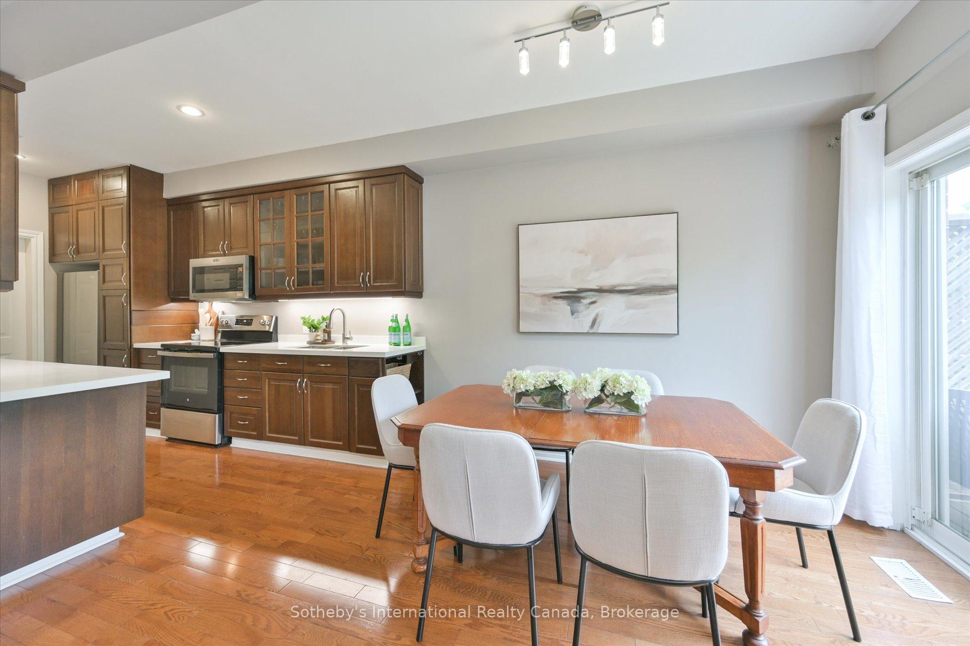 Photo 17 of Unit 41, 300 Ravineview Way, Oakville, Wedgewood Creek — HOMEH