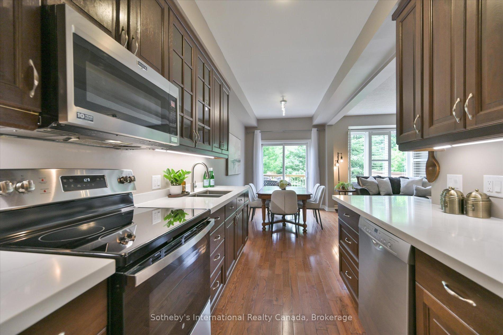 Photo 19 of Unit 41, 300 Ravineview Way, Oakville, Wedgewood Creek — HOMEH