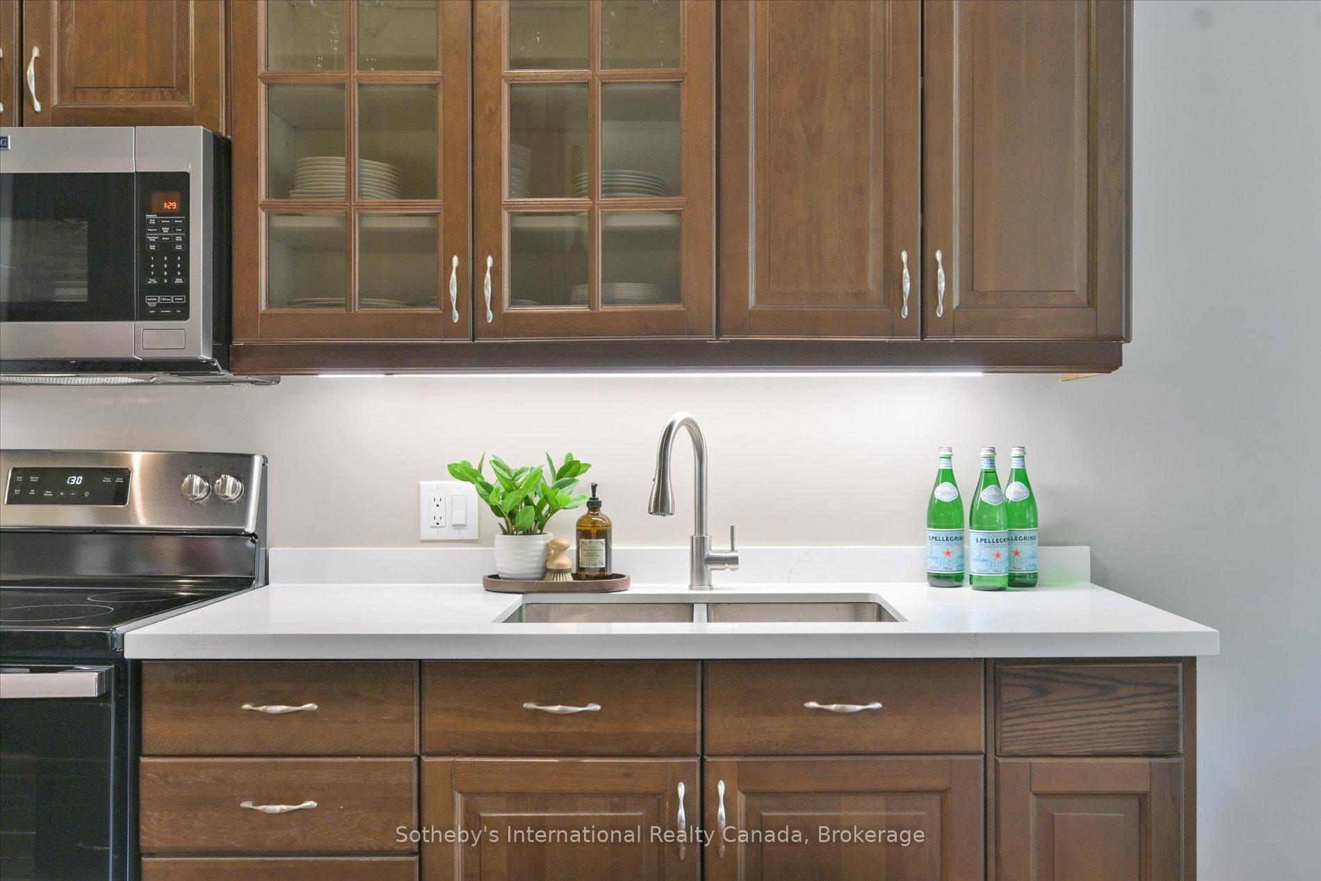 Photo 21 of Unit 41, 300 Ravineview Way, Oakville, Wedgewood Creek — HOMEH