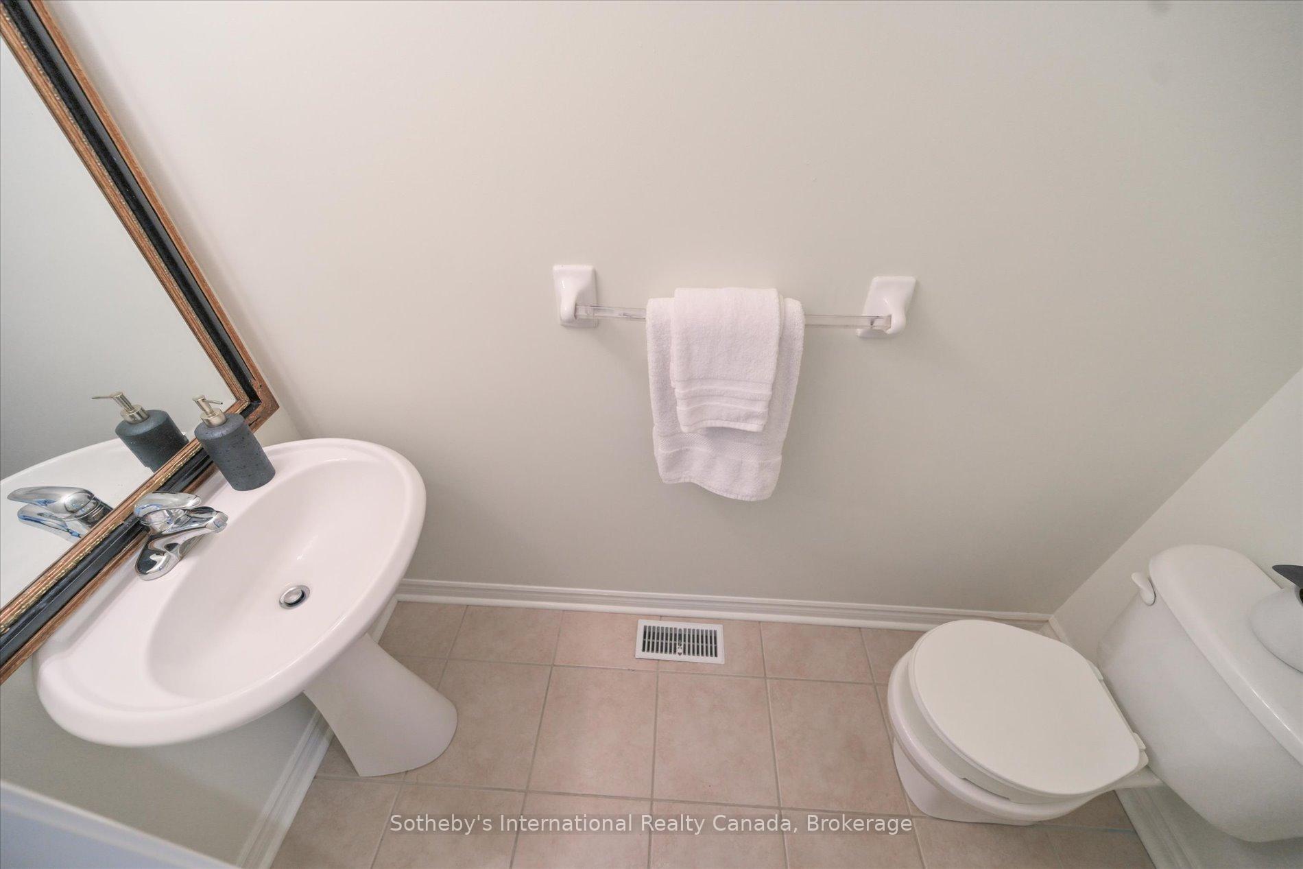 Photo 22 of Unit 41, 300 Ravineview Way, Oakville, Wedgewood Creek — HOMEH