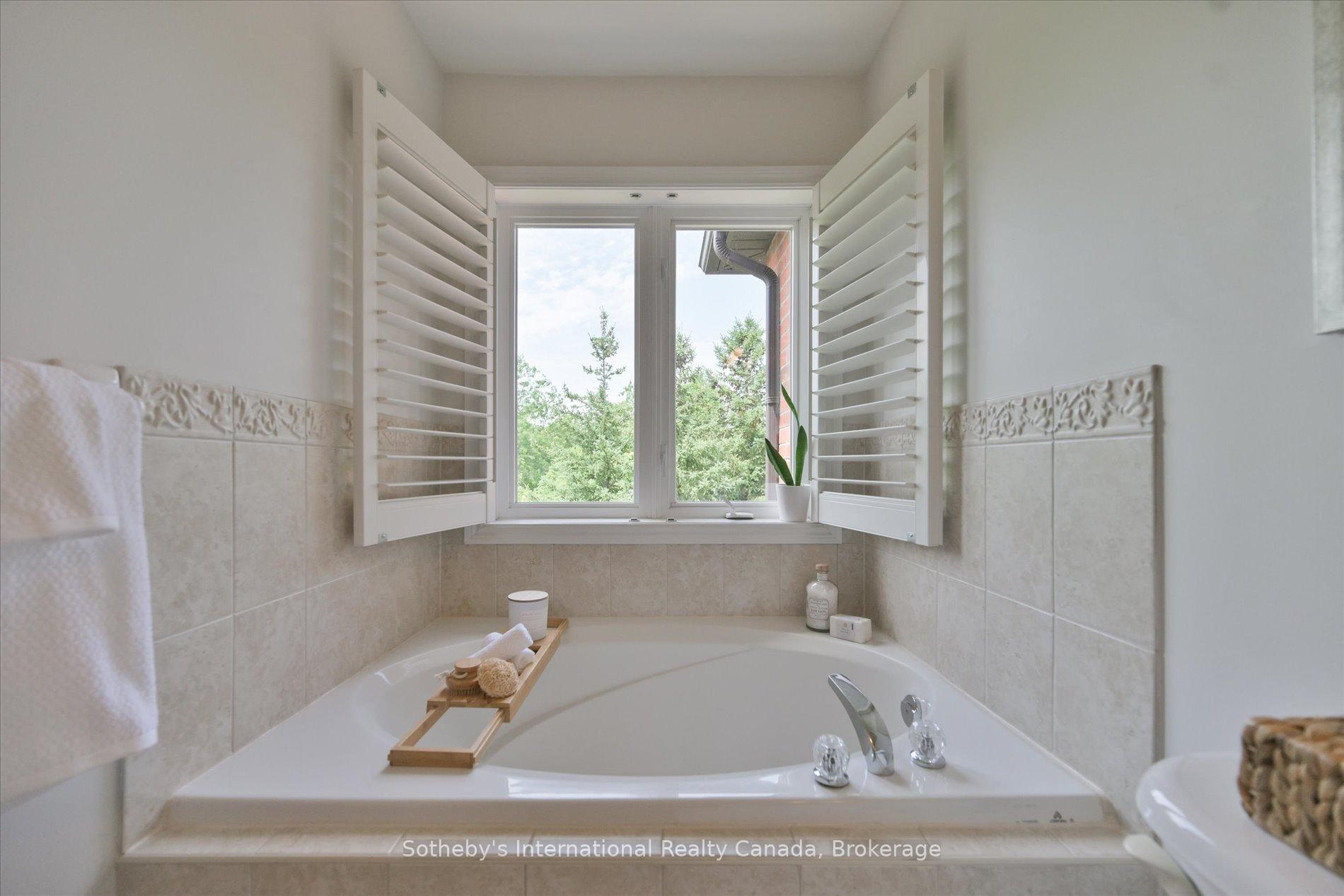 Photo 30 of Unit 41, 300 Ravineview Way, Oakville, Wedgewood Creek — HOMEH