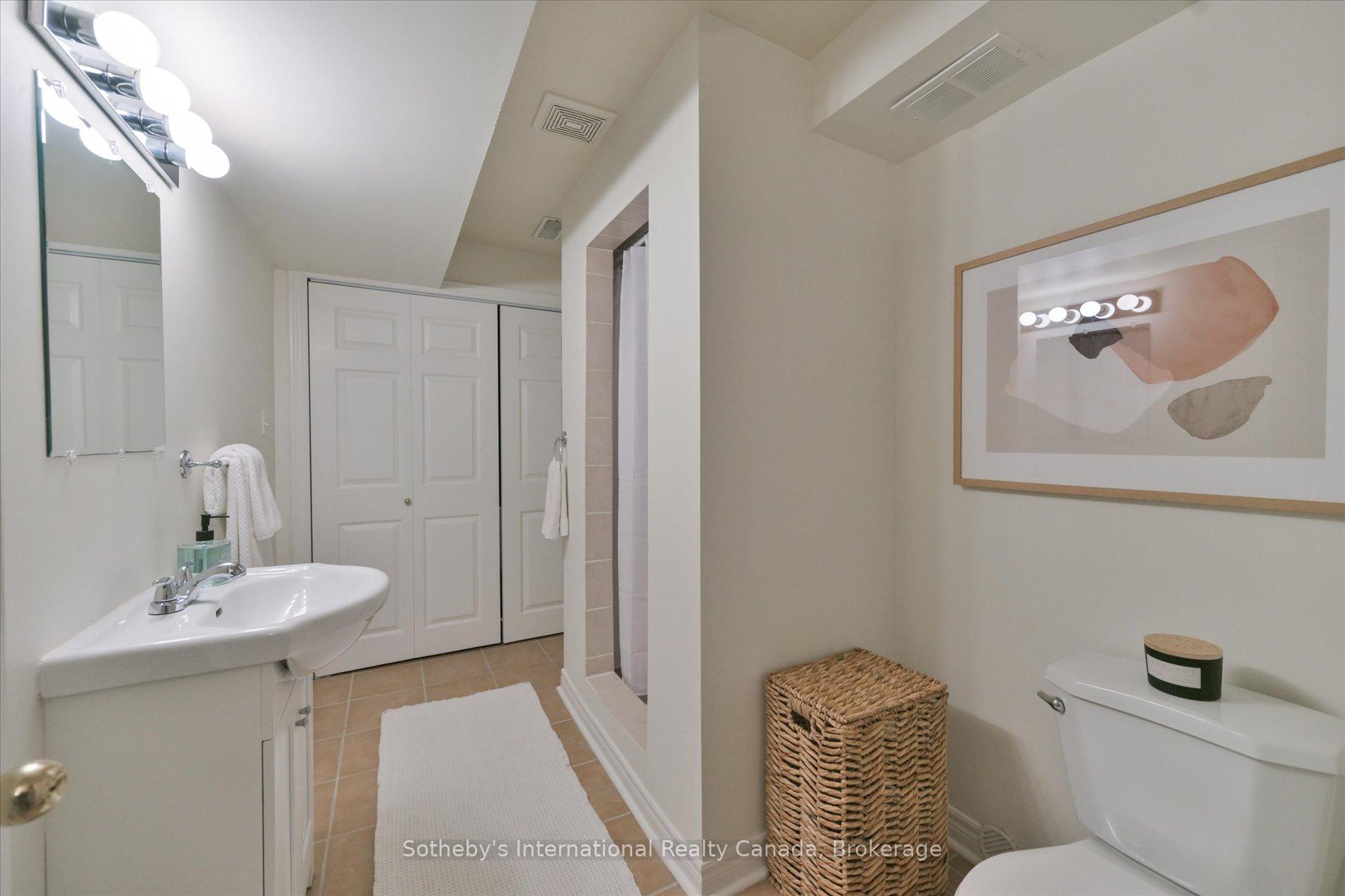Photo 41 of Unit 41, 300 Ravineview Way, Oakville, Wedgewood Creek — HOMEH