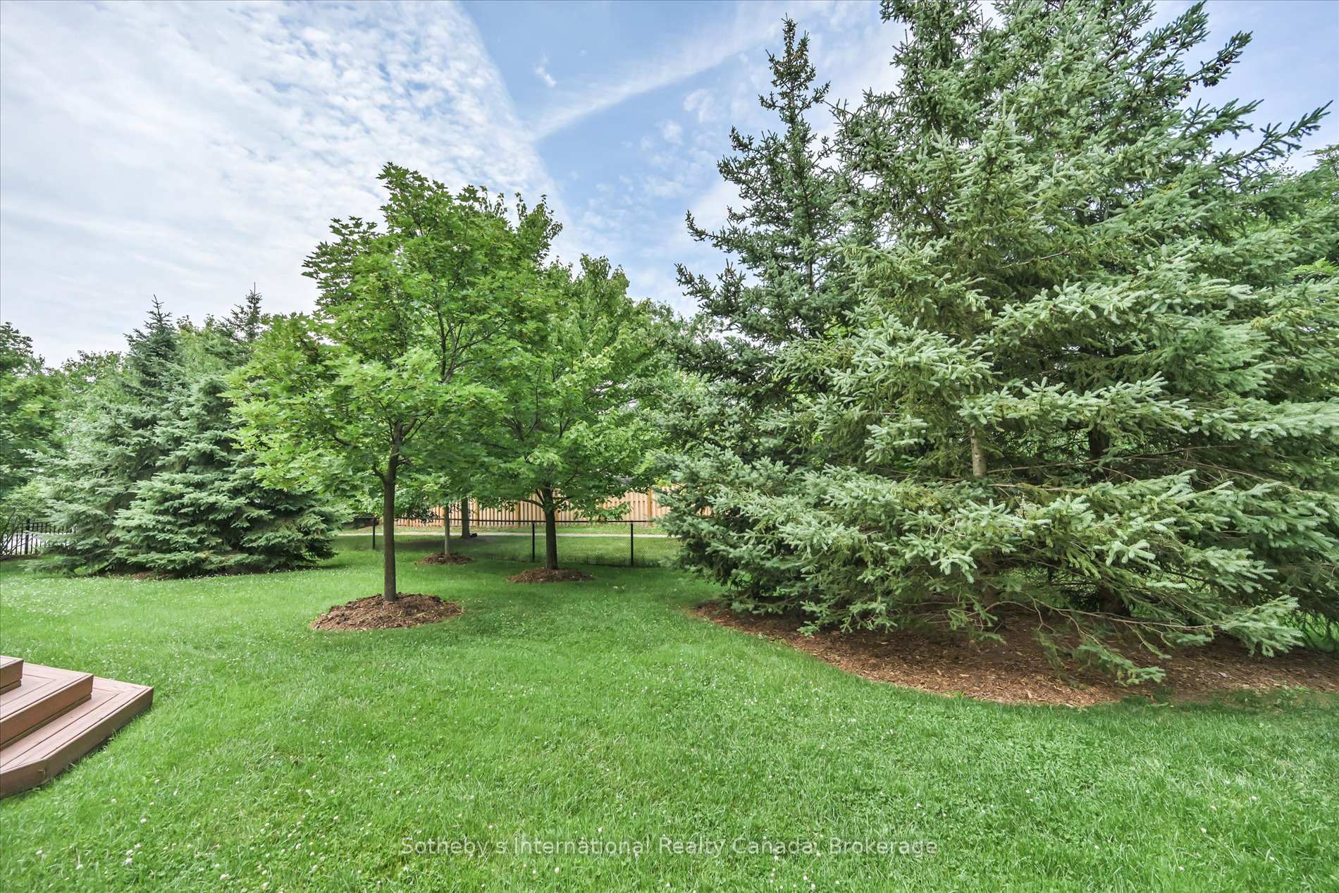 Photo 46 of Unit 41, 300 Ravineview Way, Oakville, Wedgewood Creek — HOMEH