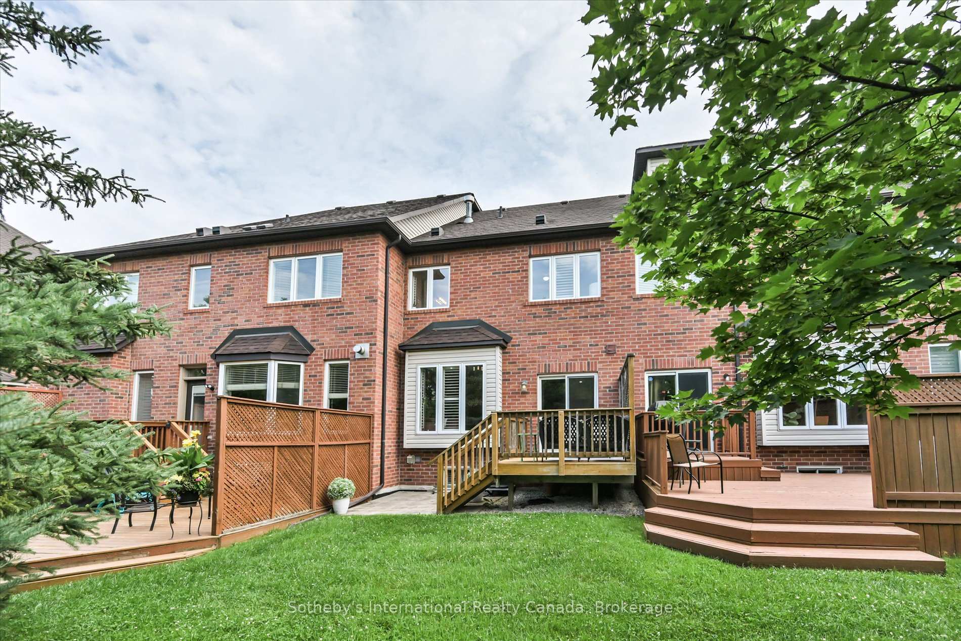 Photo 48 of Unit 41, 300 Ravineview Way, Oakville, Wedgewood Creek — HOMEH
