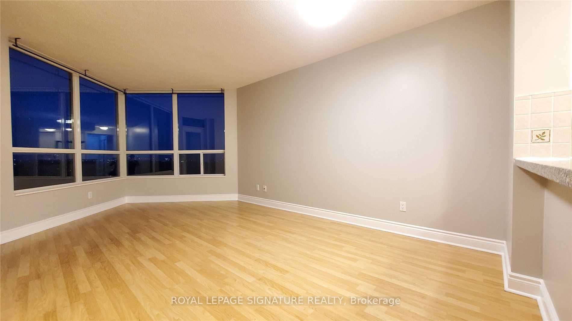 Front of Unit 1603, 10 Northtown Way