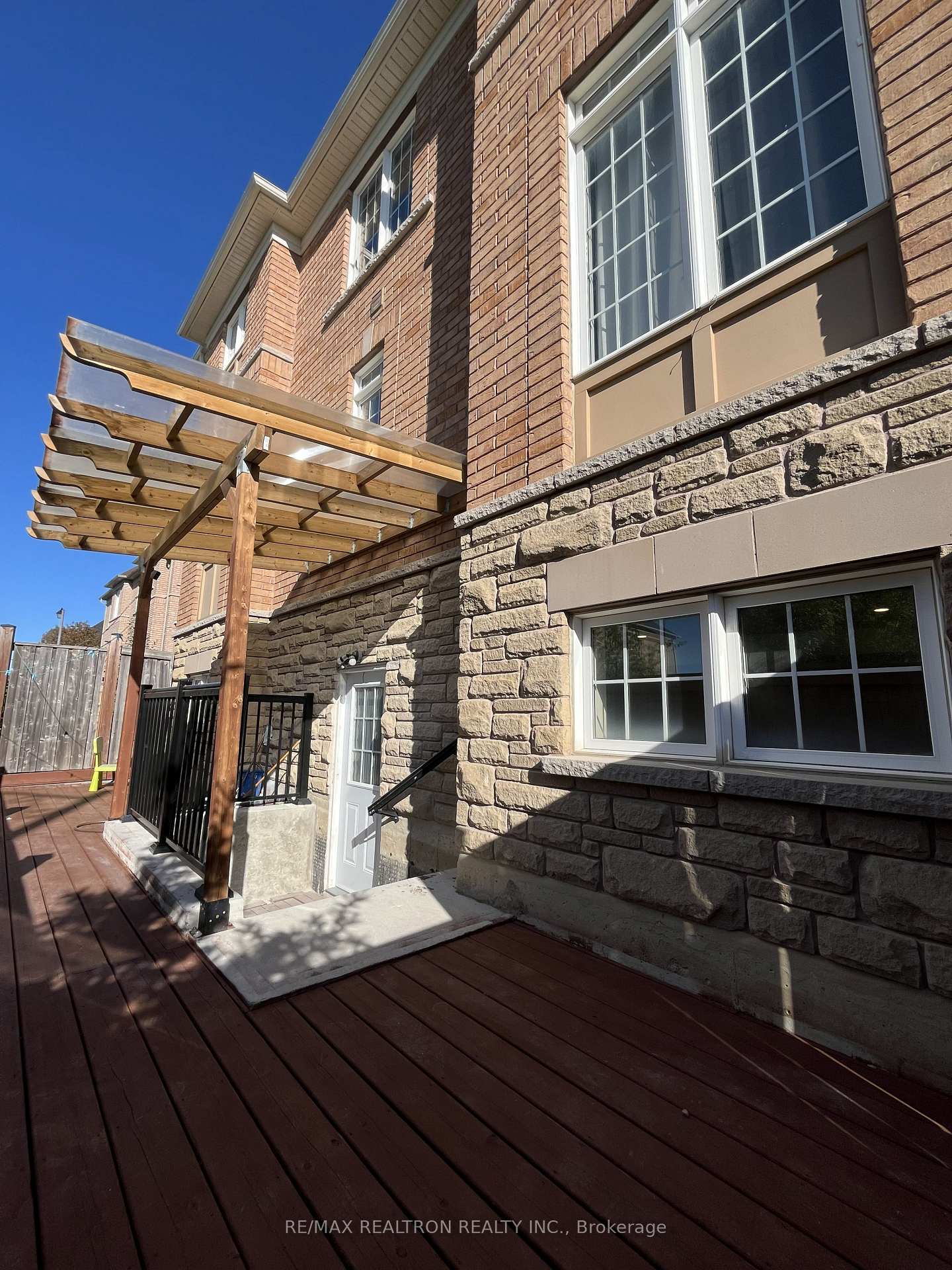 Photo 1 of 100 Alpaca Drive, Richmond Hill, Jefferson — HOMEH