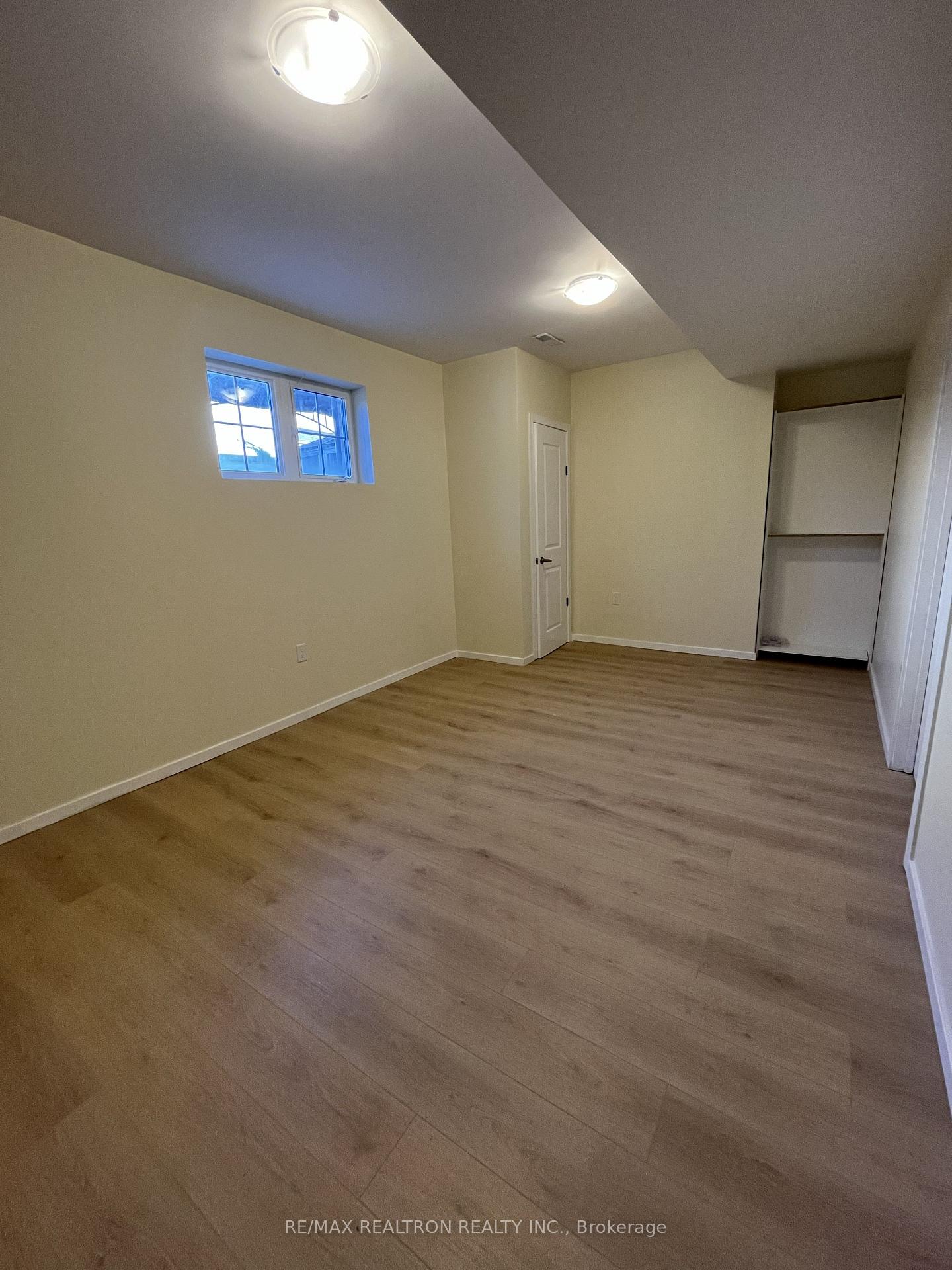Photo 4 of 100 Alpaca Drive, Richmond Hill, Jefferson — HOMEH