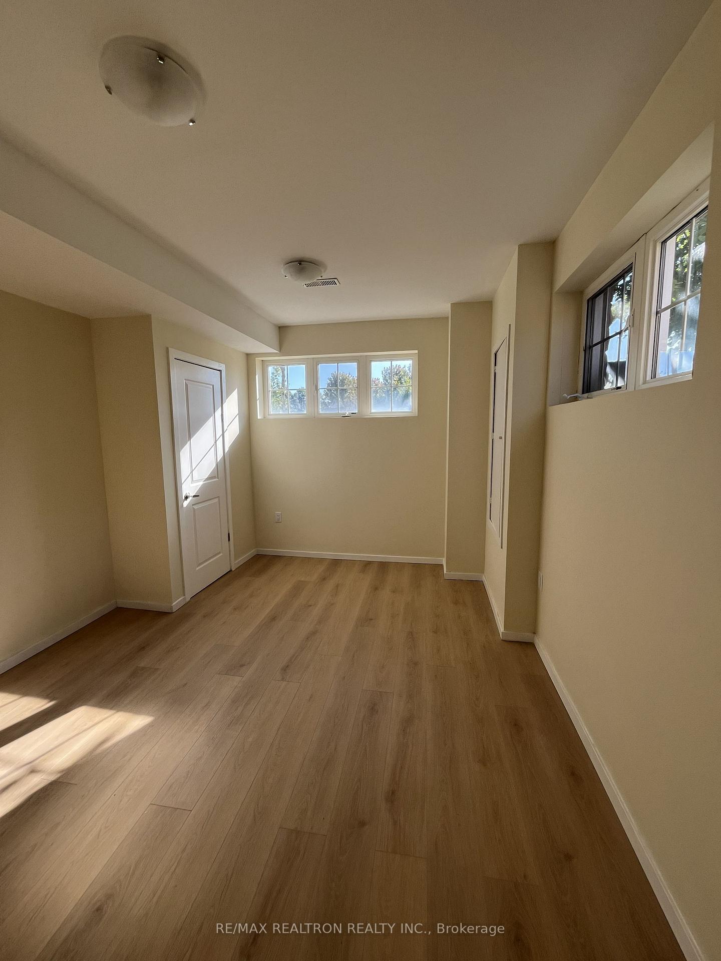 Photo 5 of 100 Alpaca Drive, Richmond Hill, Jefferson — HOMEH