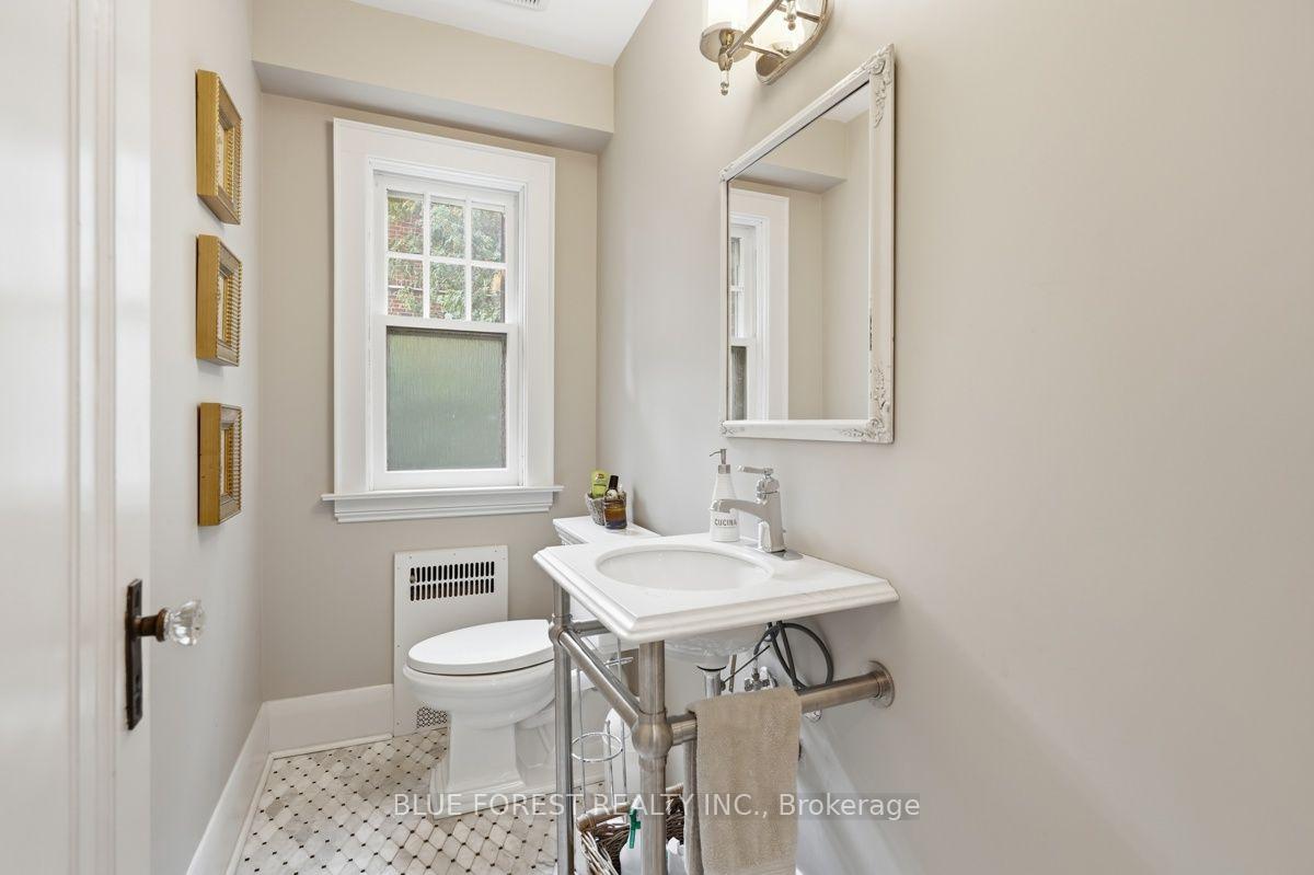 Photo 21 of 224 Base Line Road E, London, South G — HOMEH