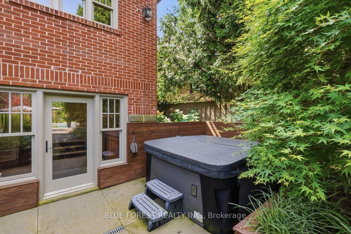 Photo 44 of 224 Base Line Road E, London, South G — HOMEH