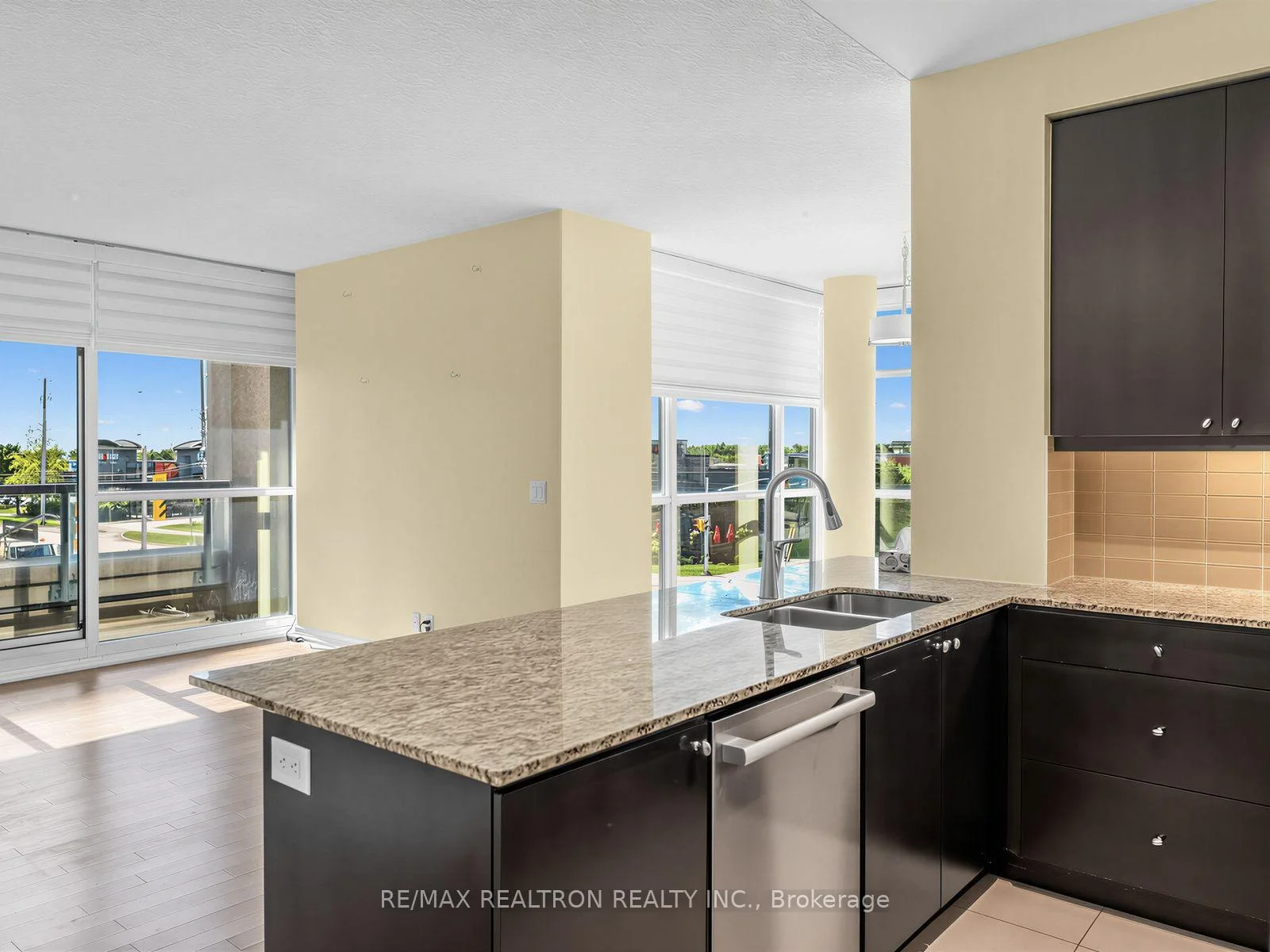 Photo 4 of Unit 209, 1940 Ironstone Drive, Burlington, Uptown — HOMEH