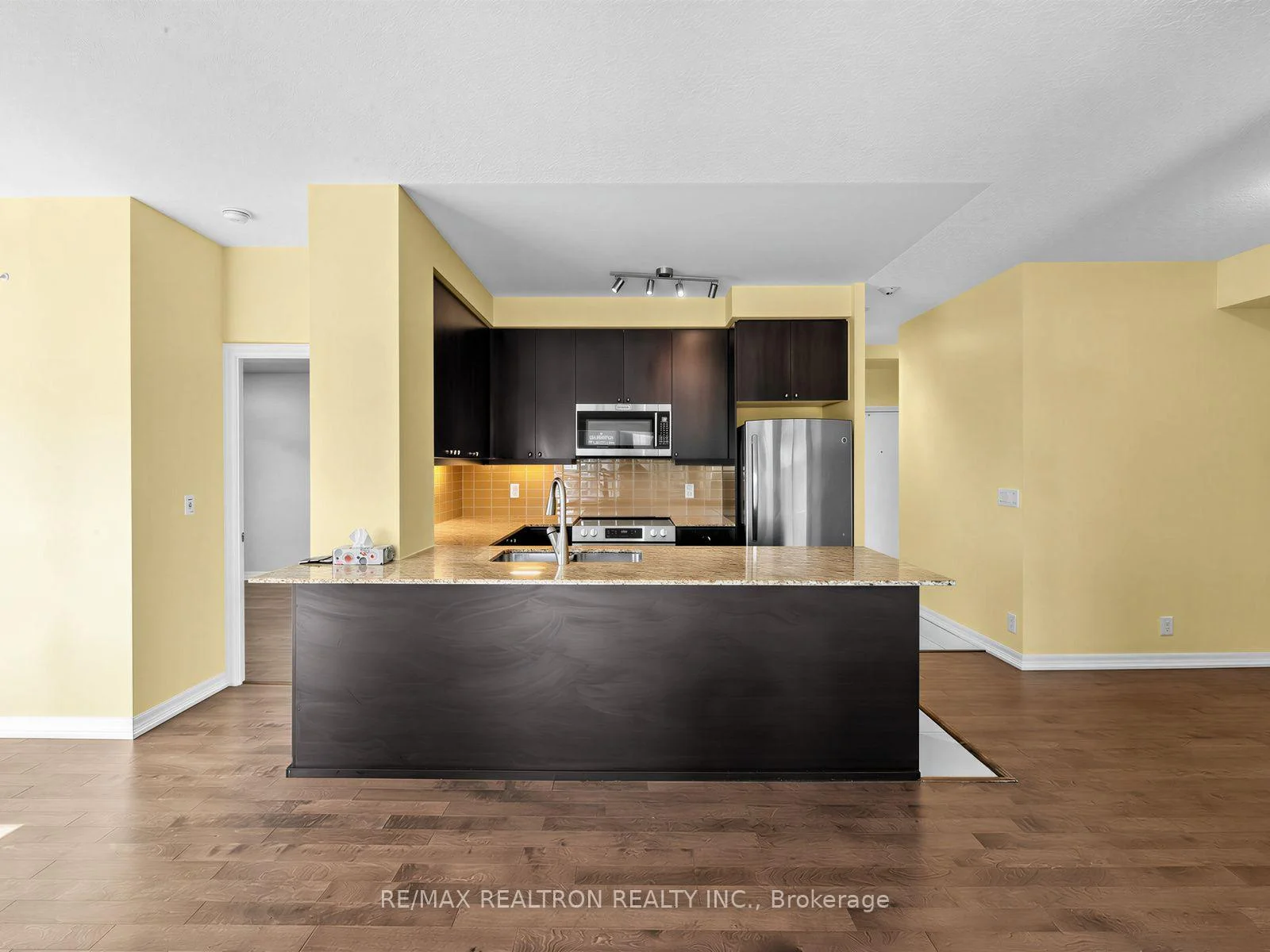 Photo 9 of Unit 209, 1940 Ironstone Drive, Burlington, Uptown — HOMEH