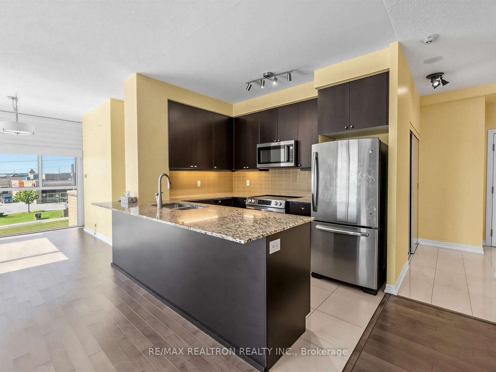 Photo 10 of Unit 209, 1940 Ironstone Drive, Burlington, Uptown — HOMEH