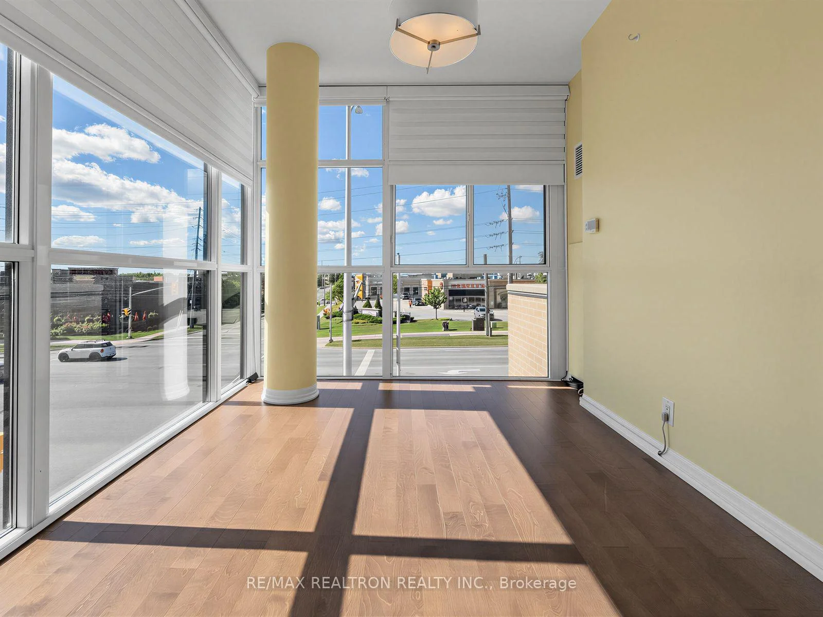 Photo 13 of Unit 209, 1940 Ironstone Drive, Burlington, Uptown — HOMEH