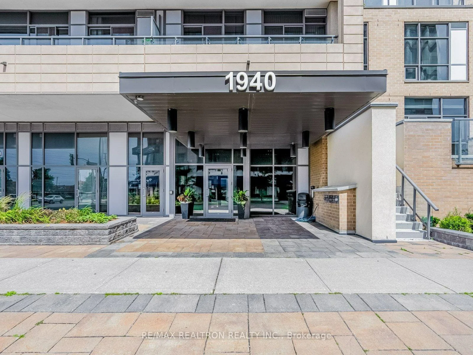 Photo 39 of Unit 209, 1940 Ironstone Drive, Burlington, Uptown — HOMEH