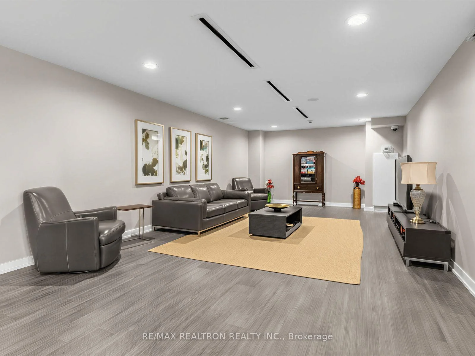 Photo 45 of Unit 209, 1940 Ironstone Drive, Burlington, Uptown — HOMEH