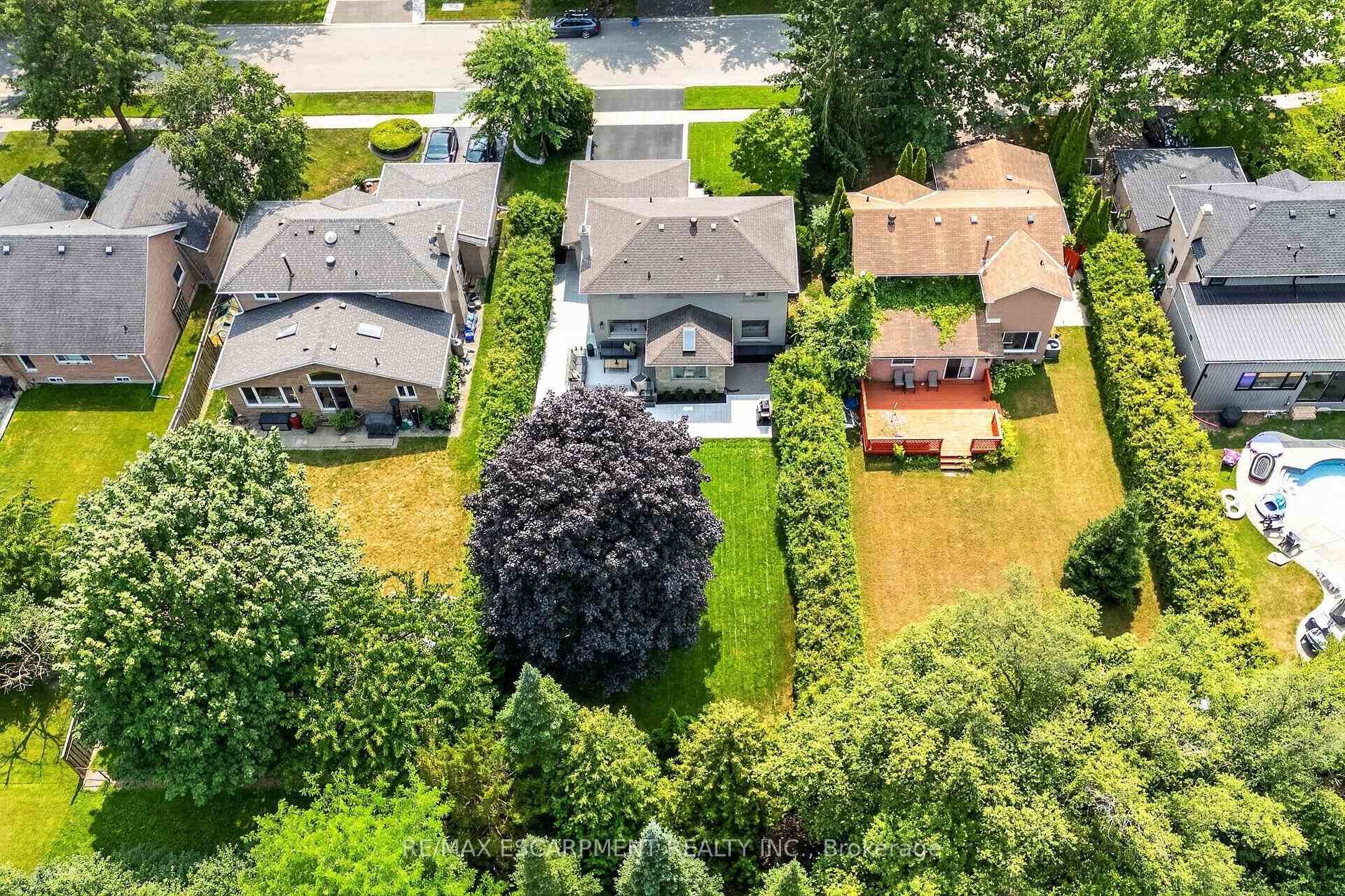 Photo 4 of 429 Claremont Crescent, Oakville, Ford — HOMEH