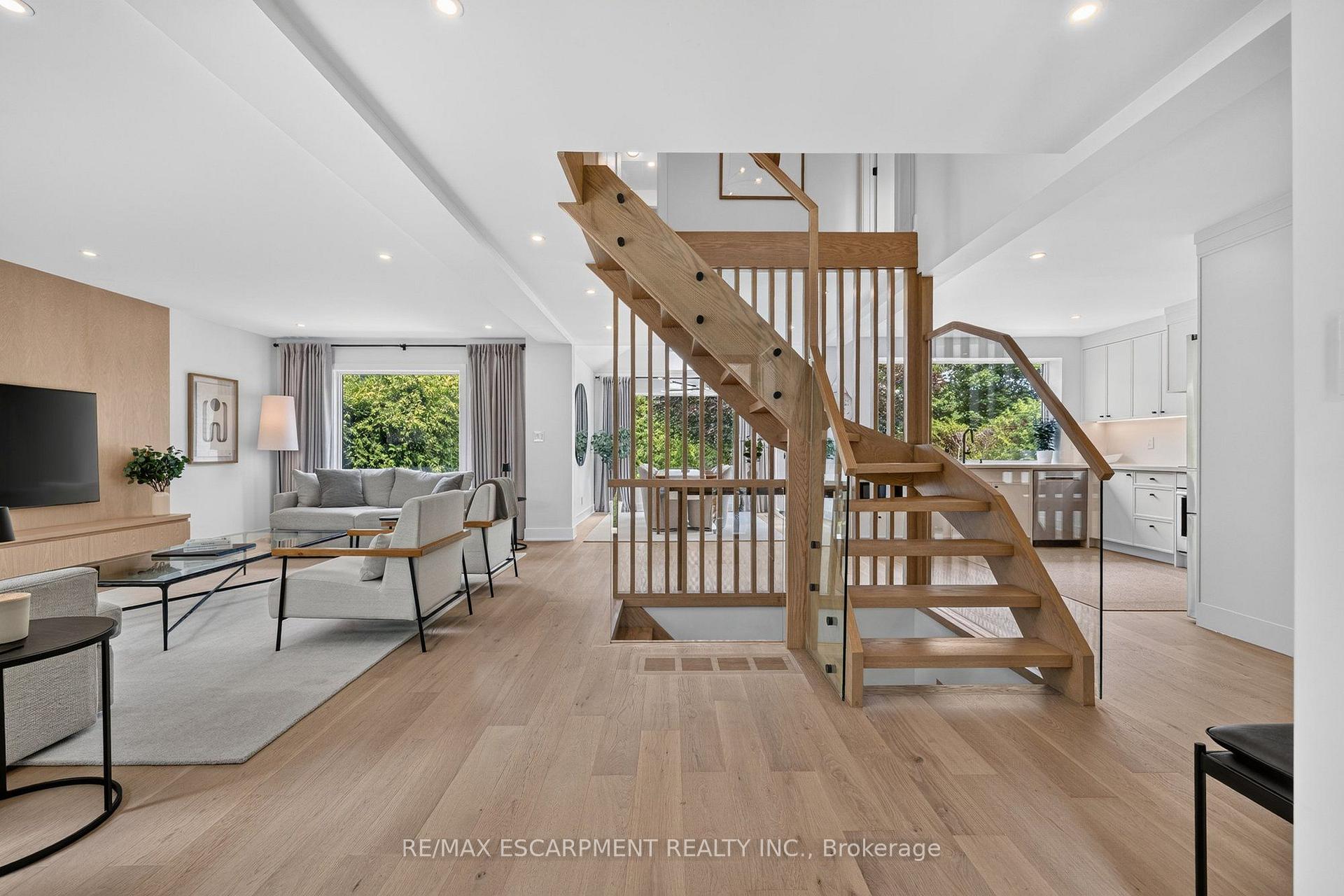 Photo 7 of 429 Claremont Crescent, Oakville, Ford — HOMEH
