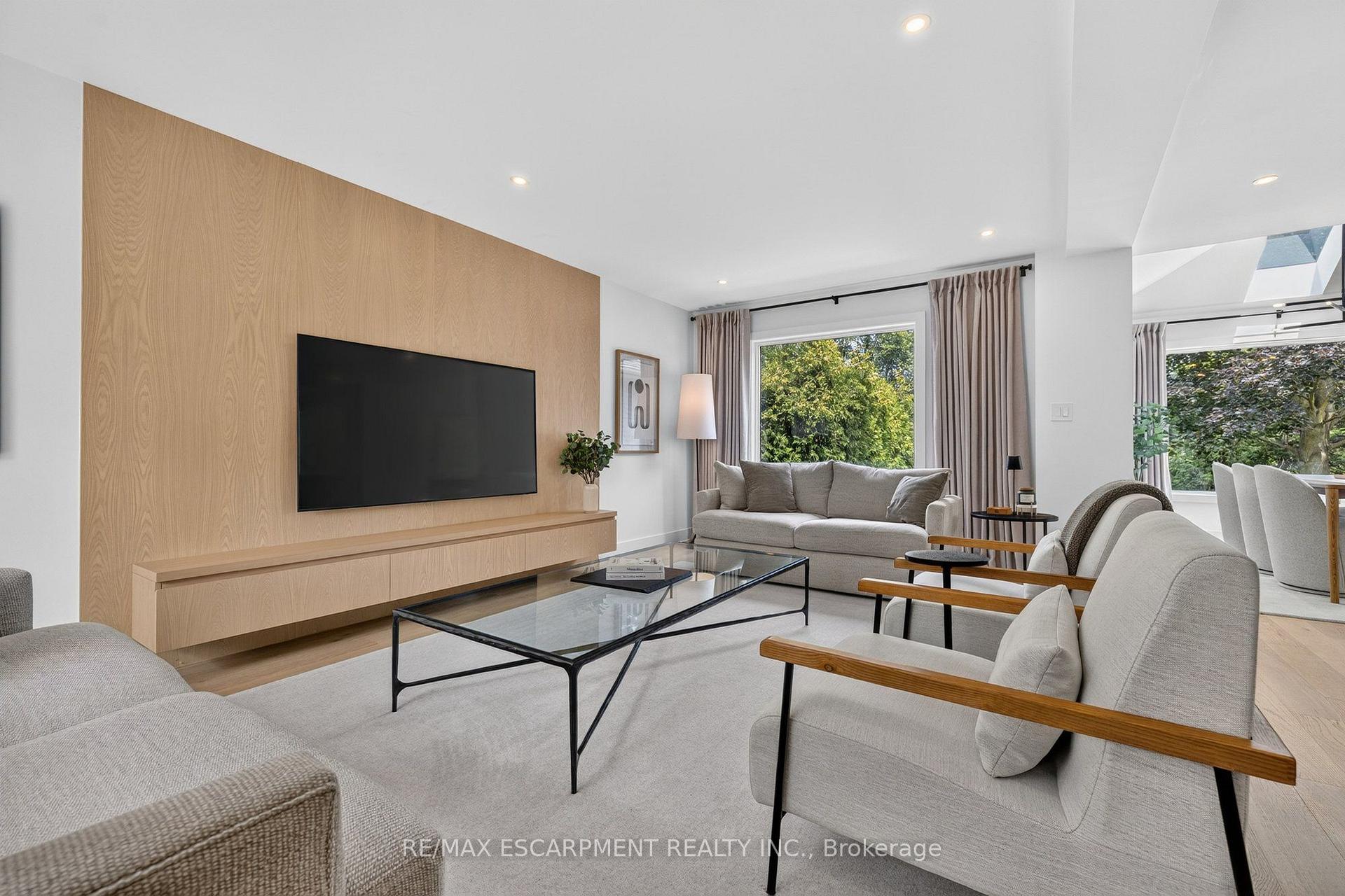Photo 11 of 429 Claremont Crescent, Oakville, Ford — HOMEH