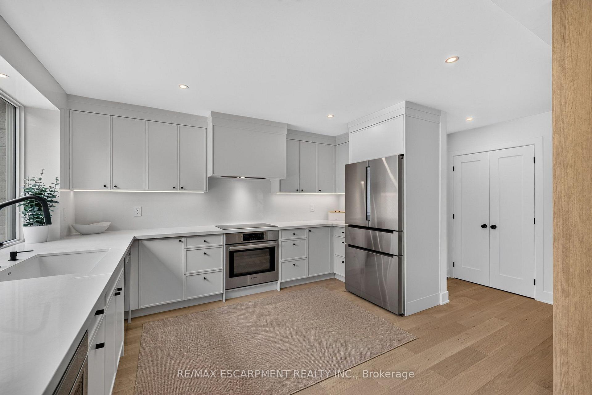 Photo 17 of 429 Claremont Crescent, Oakville, Ford — HOMEH