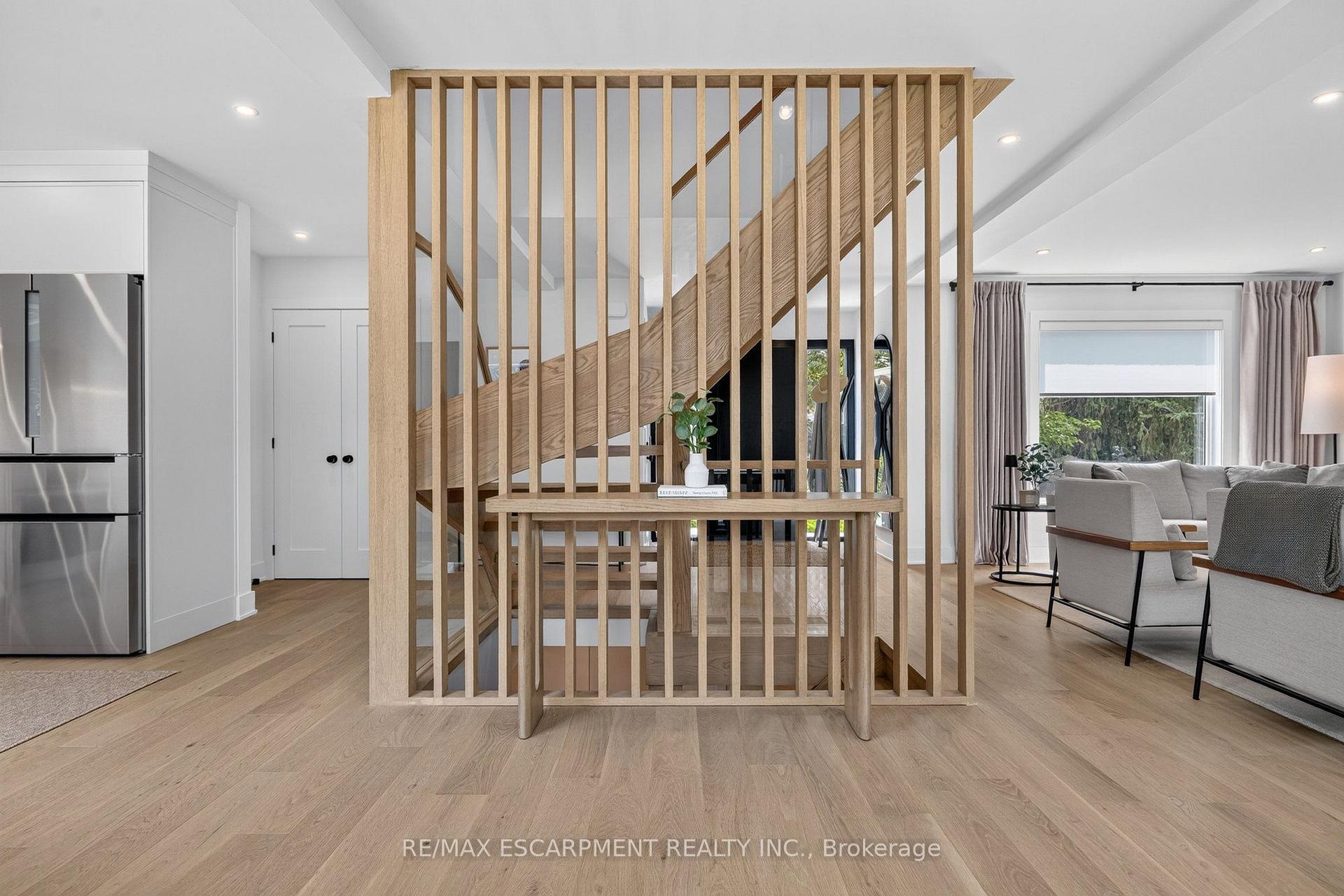 Photo 19 of 429 Claremont Crescent, Oakville, Ford — HOMEH