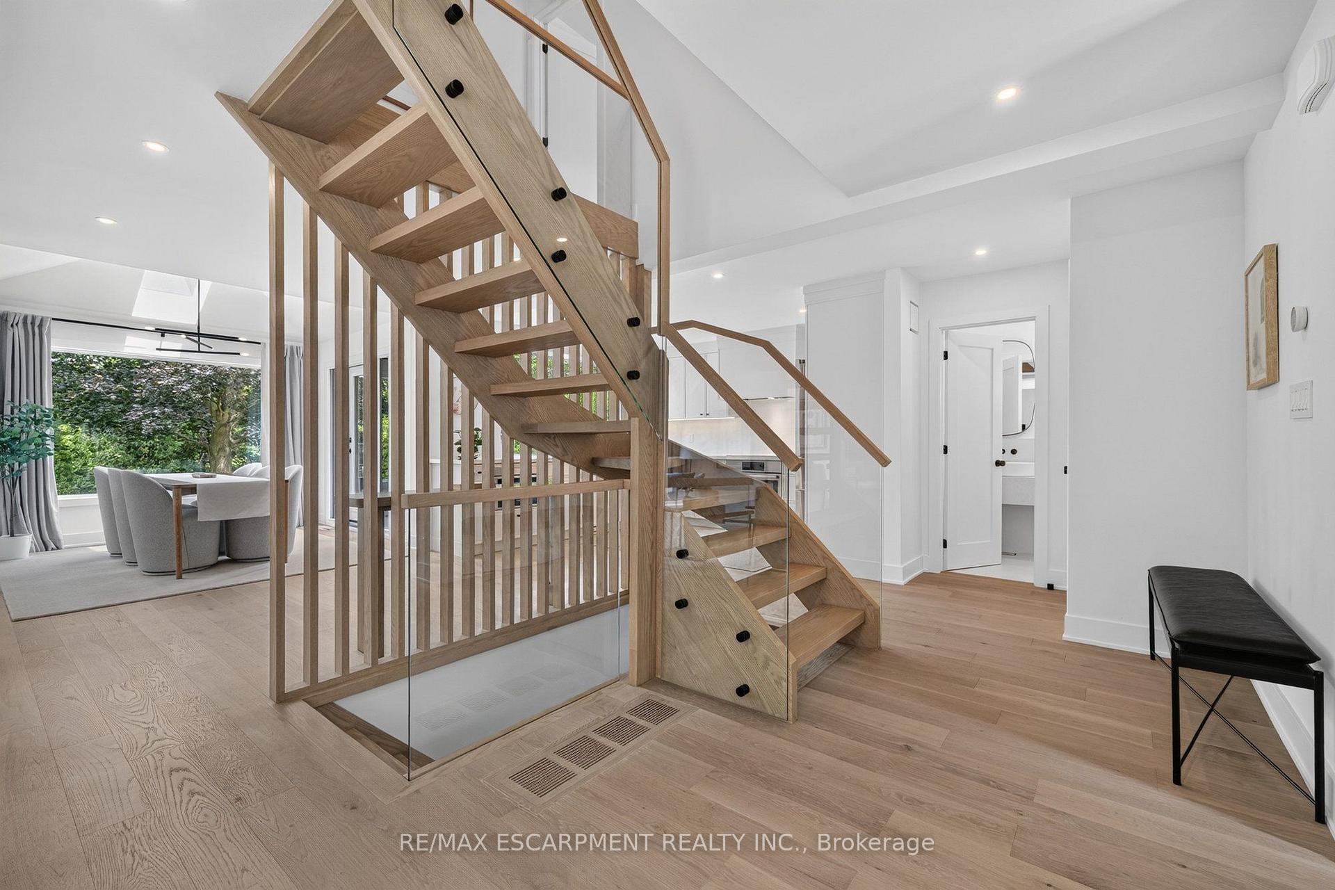 Photo 21 of 429 Claremont Crescent, Oakville, Ford — HOMEH
