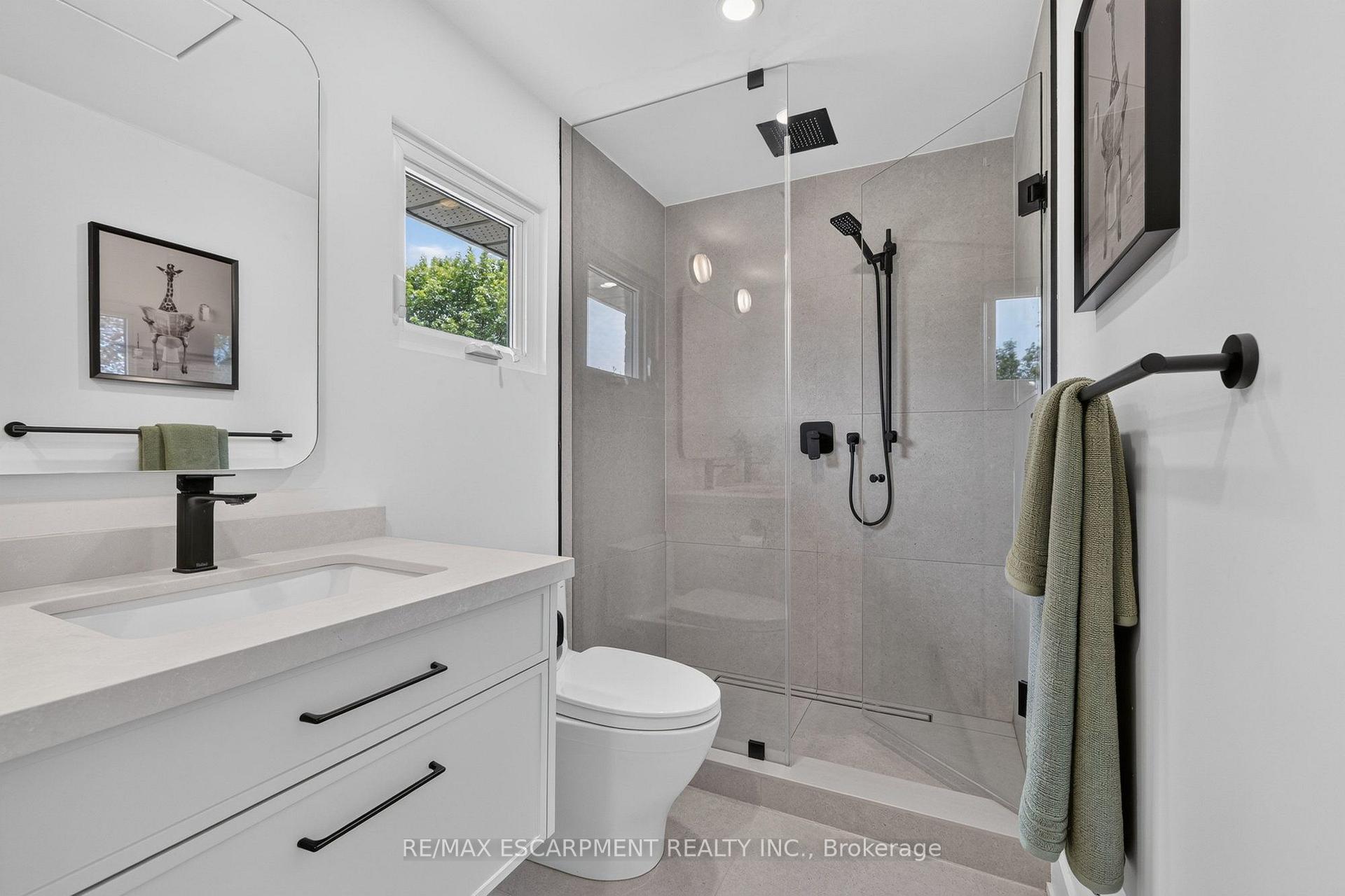 Photo 30 of 429 Claremont Crescent, Oakville, Ford — HOMEH