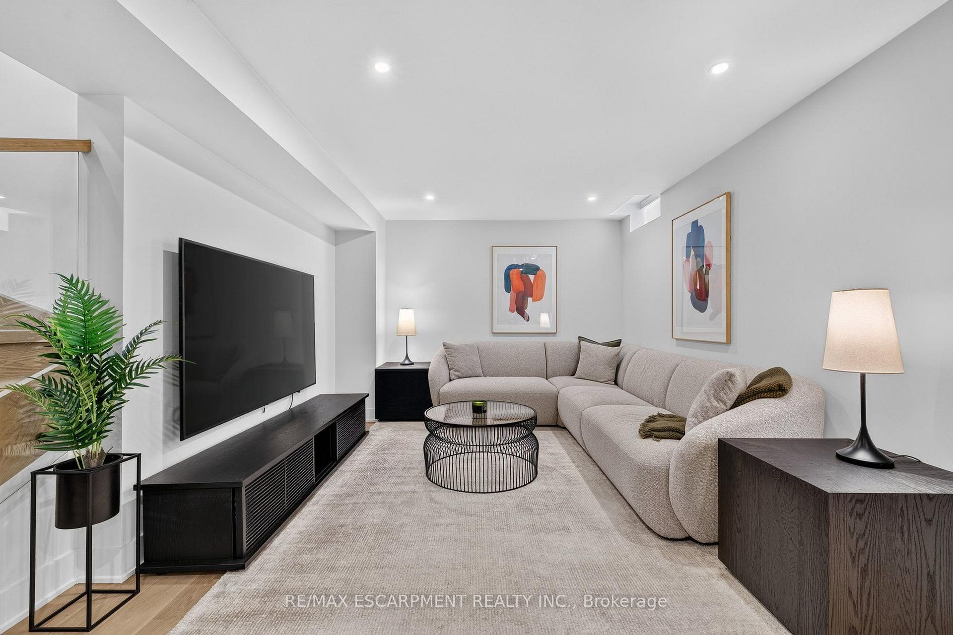 Photo 36 of 429 Claremont Crescent, Oakville, Ford — HOMEH