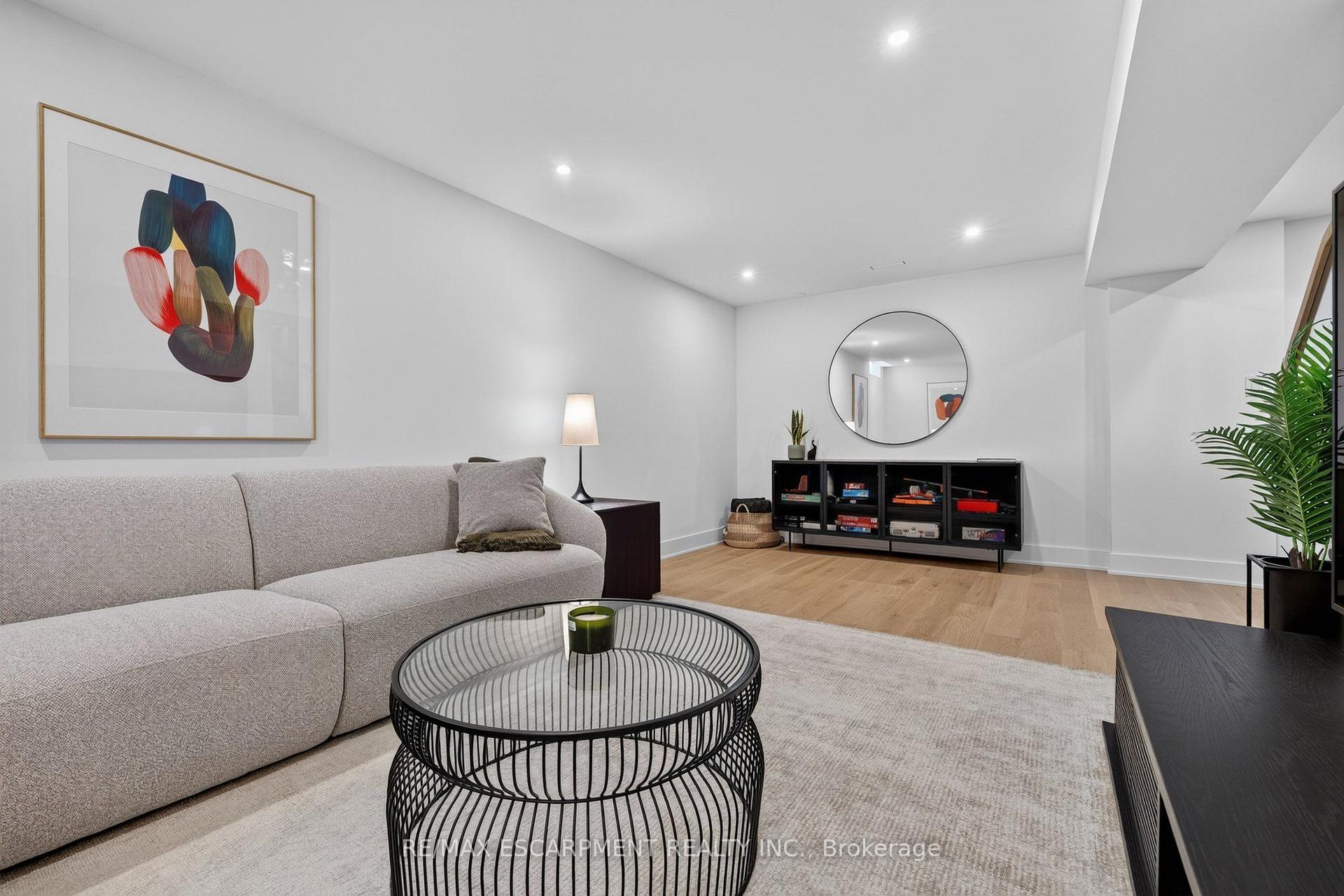 Photo 37 of 429 Claremont Crescent, Oakville, Ford — HOMEH