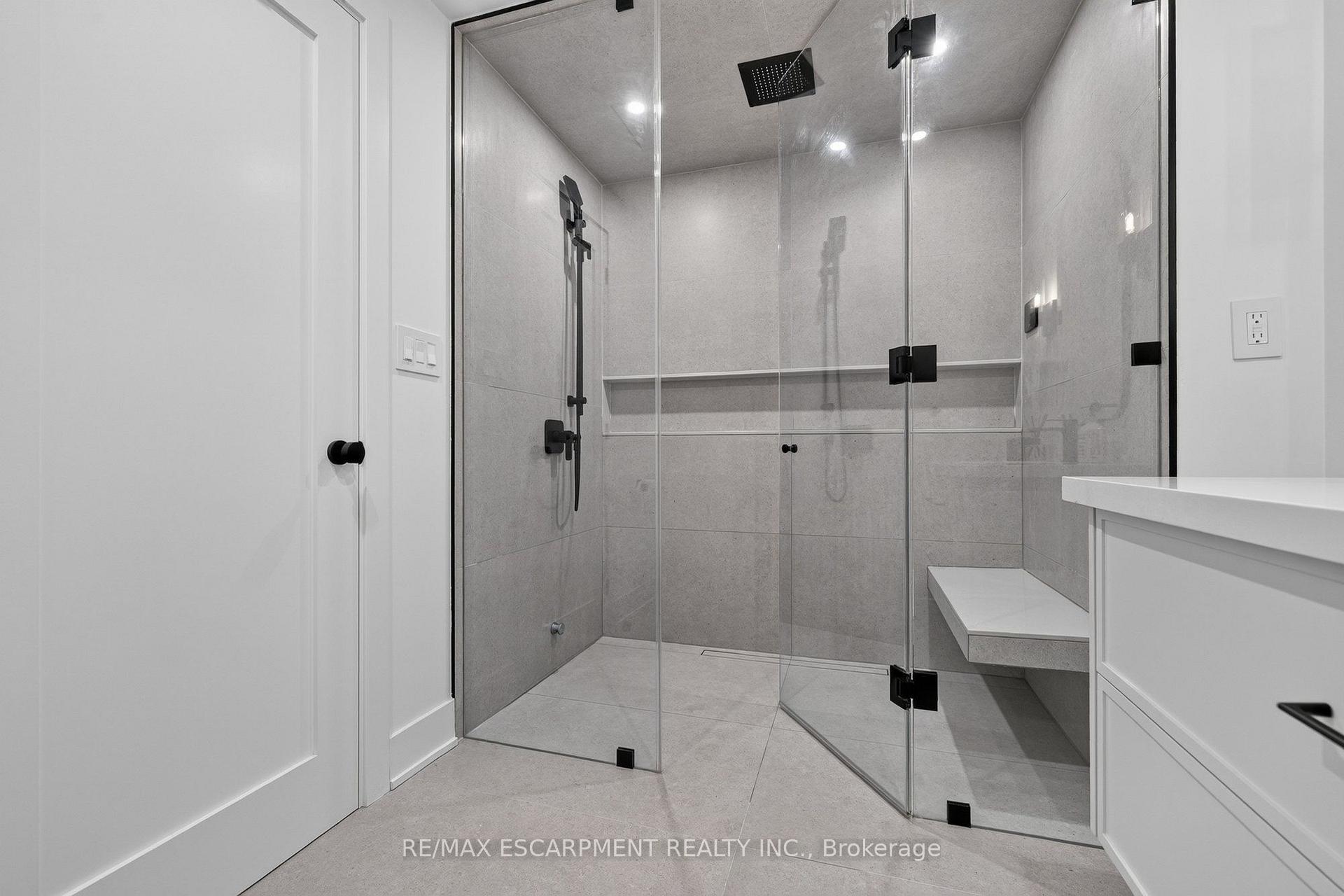 Photo 42 of 429 Claremont Crescent, Oakville, Ford — HOMEH
