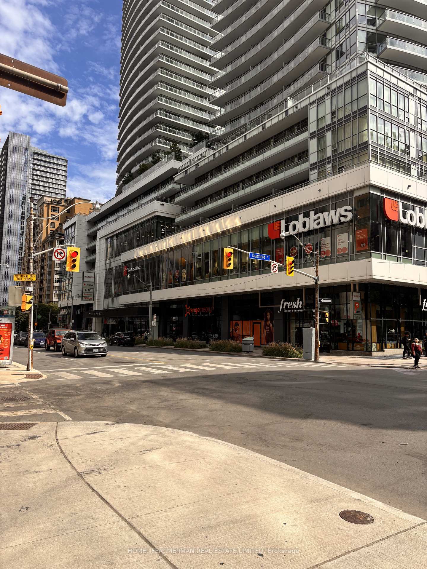 Photo 3 of Unit 3401, 89 Dunfield Avenue, Toronto, Mount Pleasant West — HOMEH