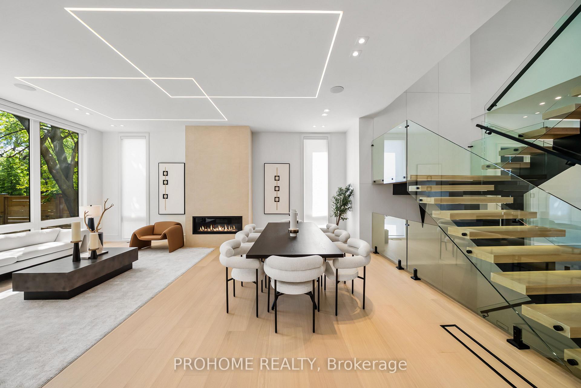 Photo 9 of 15 Aldershot Crescent, North York, St. Andrew-Windfields — HOMEH