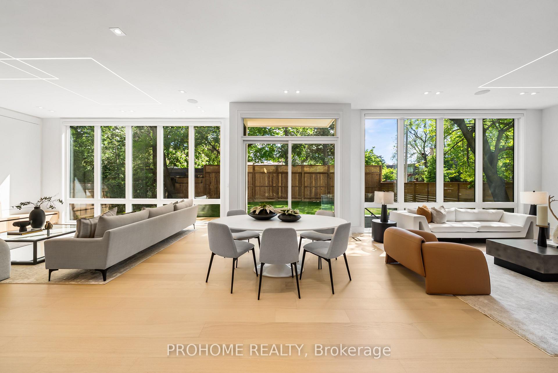 Photo 10 of 15 Aldershot Crescent, North York, St. Andrew-Windfields — HOMEH