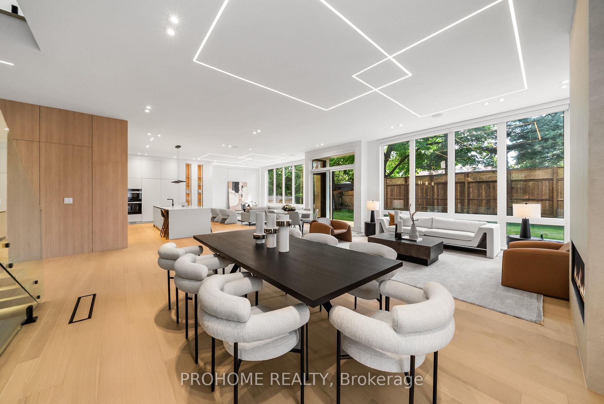 Photo 11 of 15 Aldershot Crescent, North York, St. Andrew-Windfields — HOMEH