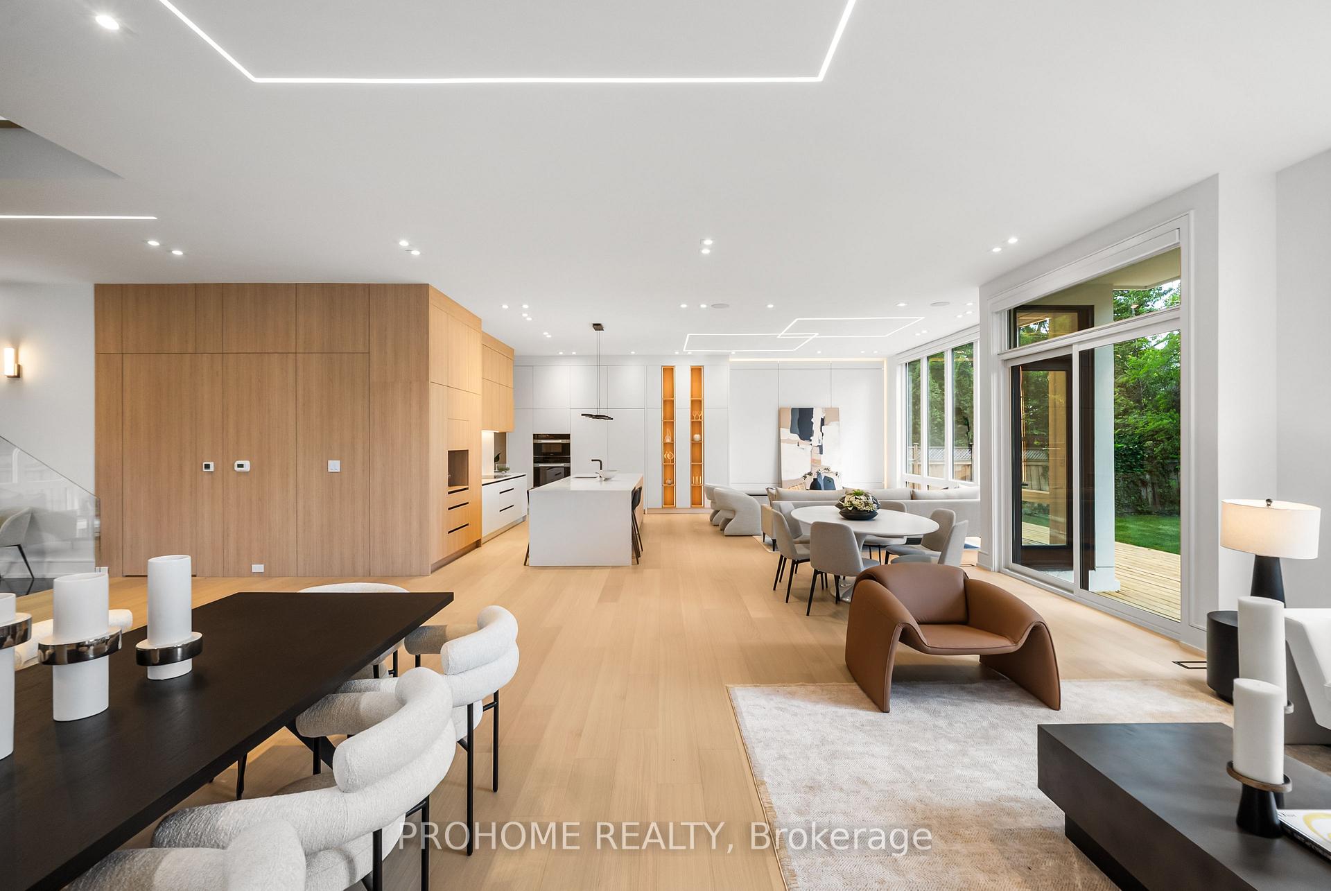 Photo 13 of 15 Aldershot Crescent, North York, St. Andrew-Windfields — HOMEH