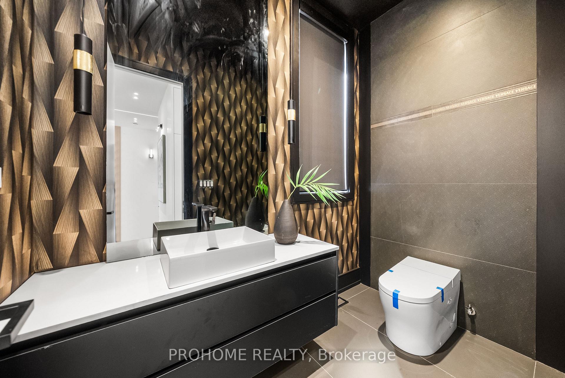 Photo 24 of 15 Aldershot Crescent, North York, St. Andrew-Windfields — HOMEH