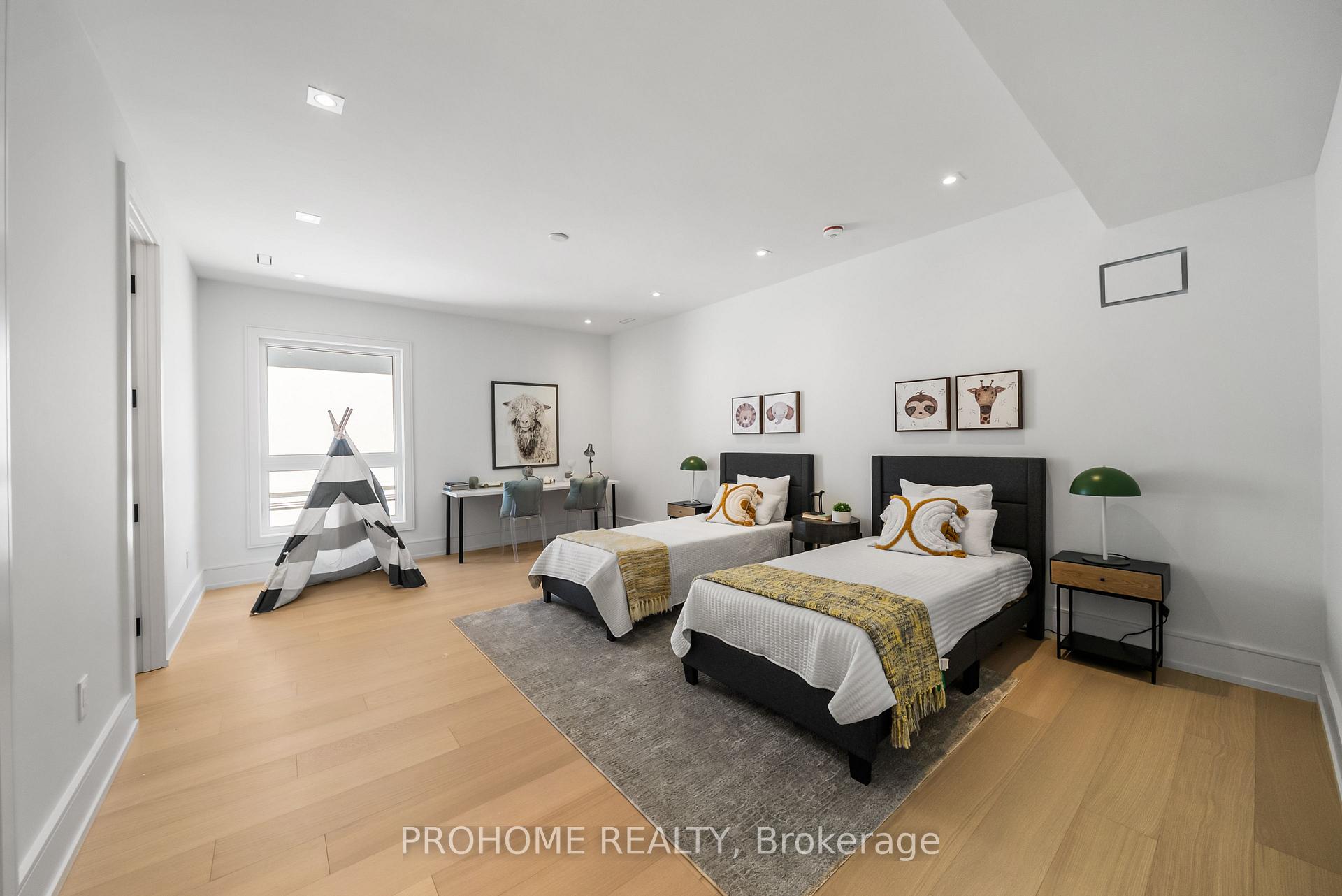 Photo 33 of 15 Aldershot Crescent, North York, St. Andrew-Windfields — HOMEH