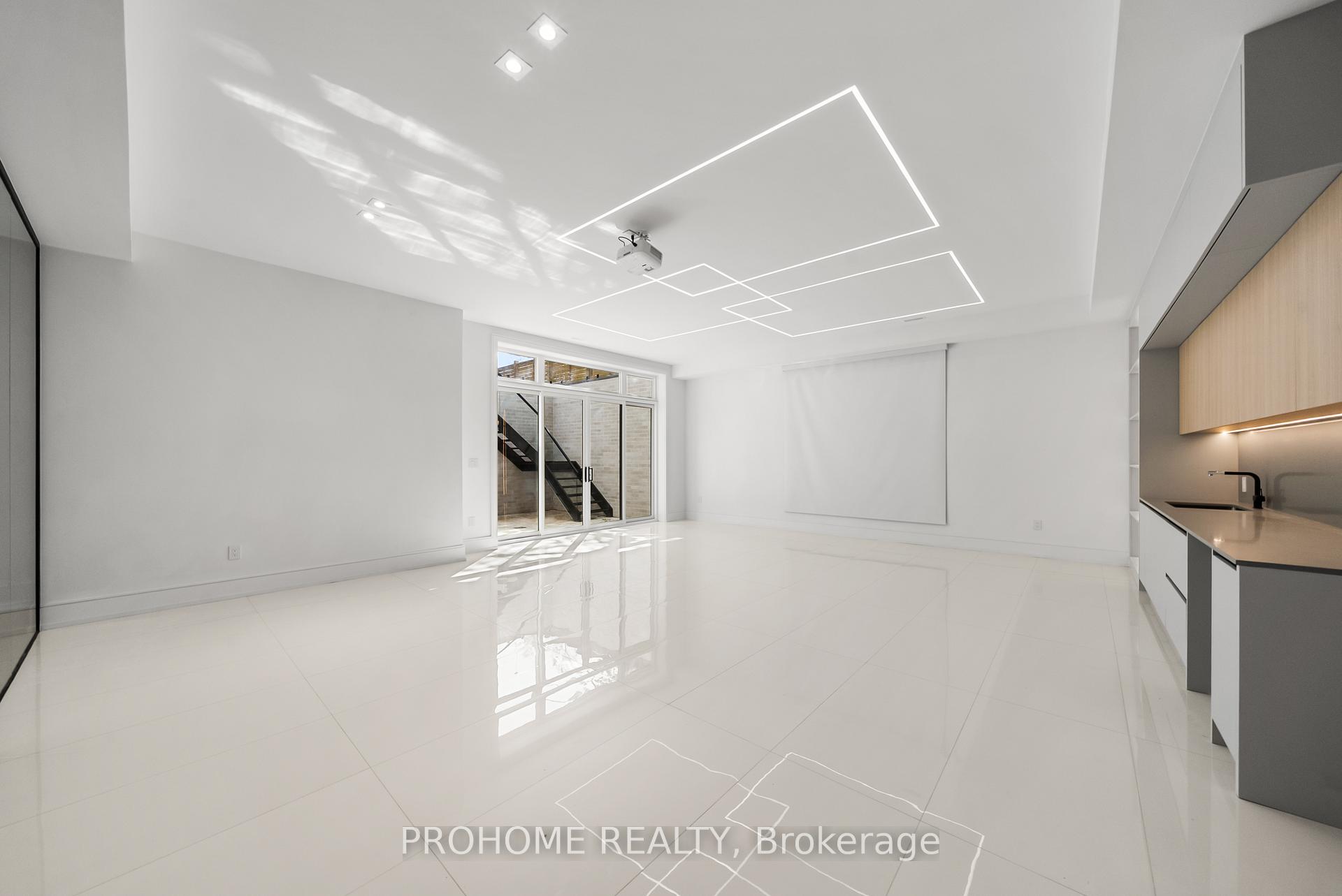 Photo 41 of 15 Aldershot Crescent, North York, St. Andrew-Windfields — HOMEH
