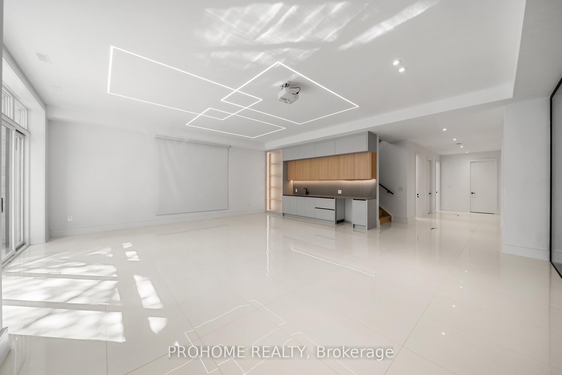 Photo 42 of 15 Aldershot Crescent, North York, St. Andrew-Windfields — HOMEH