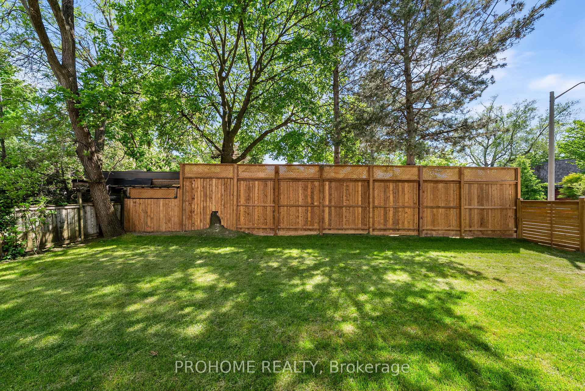 Photo 47 of 15 Aldershot Crescent, North York, St. Andrew-Windfields — HOMEH