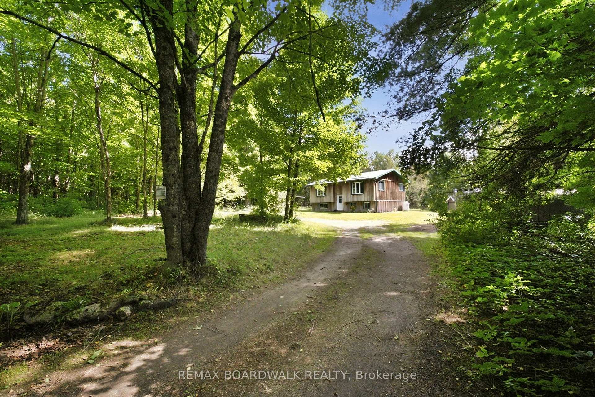 Photo 1 of 6043 511 Highway, Lanark Highlands, Lanark Highlands (Lanark) Twp — HOMEH