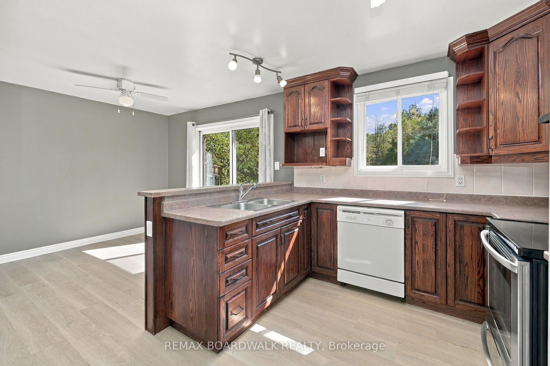Photo 8 of 6043 511 Highway, Lanark Highlands, Lanark Highlands (Lanark) Twp — HOMEH
