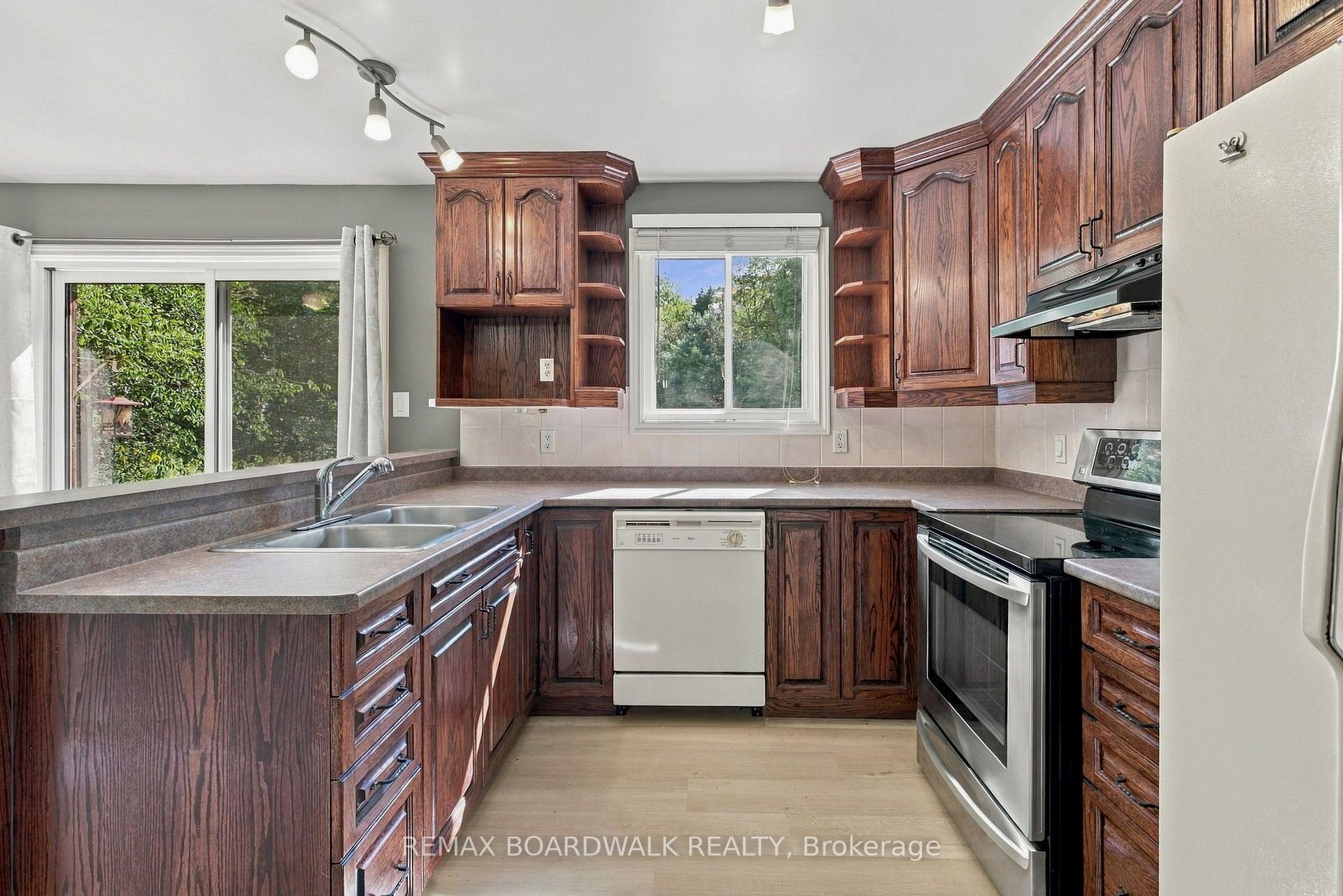 Photo 9 of 6043 511 Highway, Lanark Highlands, Lanark Highlands (Lanark) Twp — HOMEH