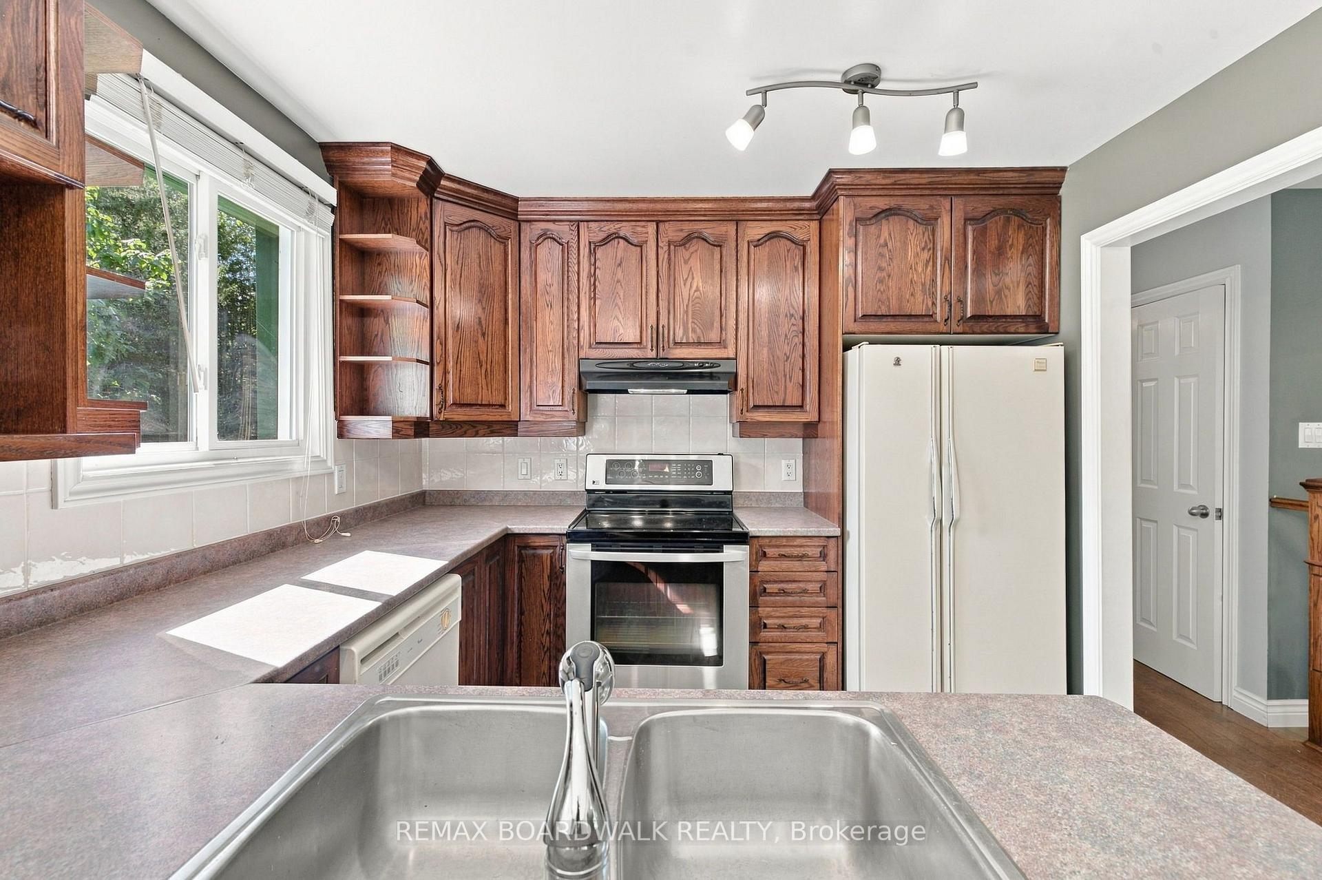 Photo 12 of 6043 511 Highway, Lanark Highlands, Lanark Highlands (Lanark) Twp — HOMEH