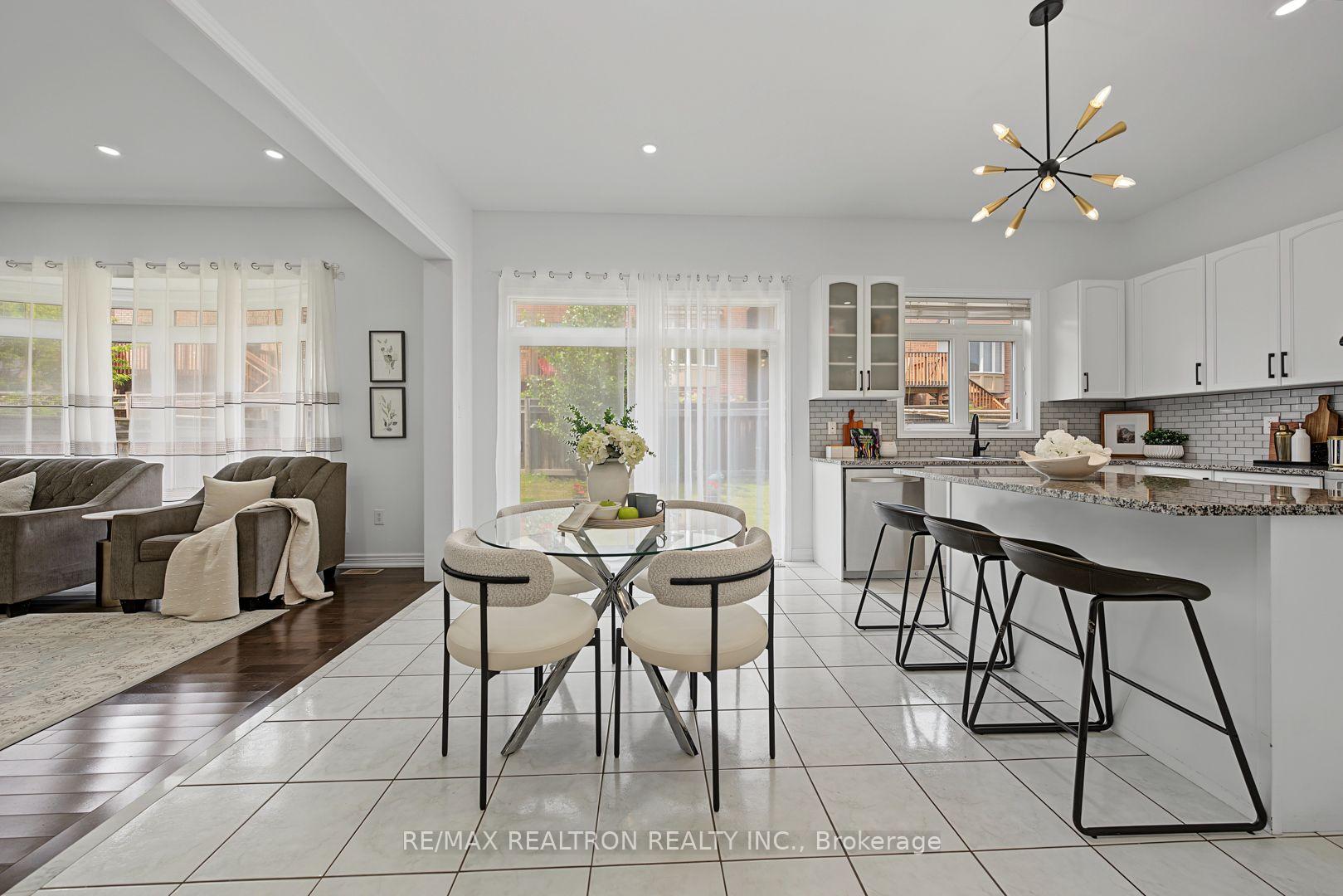 Photo 14 of 28 Brightside Avenue, Richmond Hill, Jefferson — HOMEH